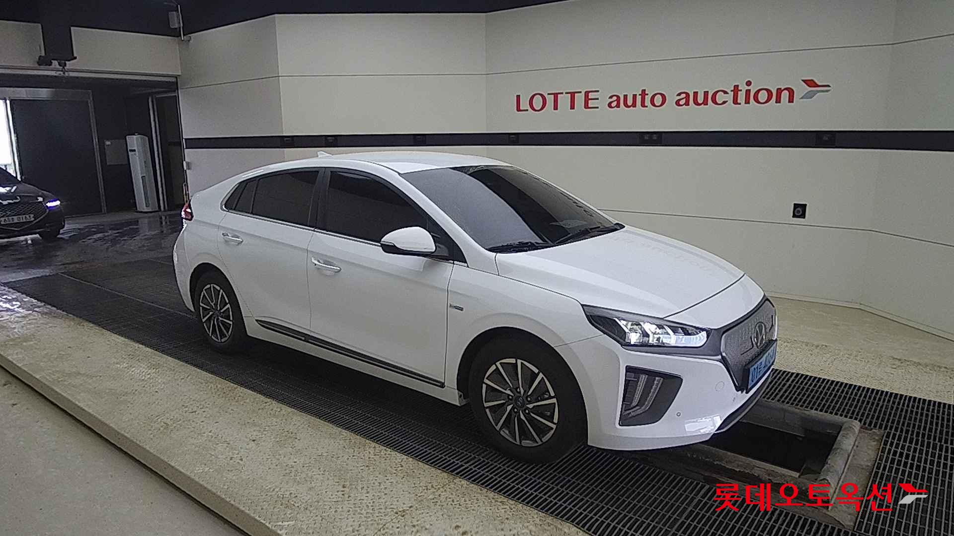 Hyundai IONIQ Electric id 2704032 из Кореи 16