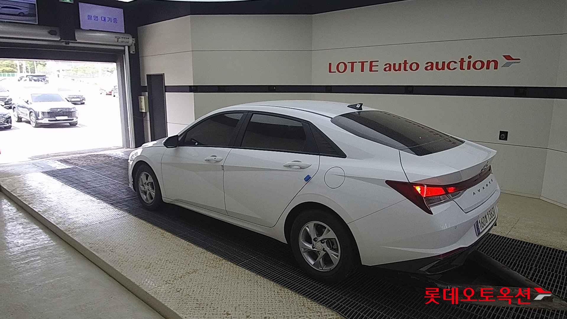 Hyundai Avante id 2704002 из Кореи 10