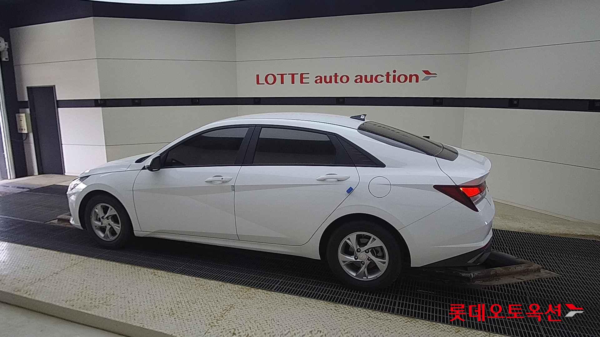 Hyundai Avante id 2704002 из Кореи 11