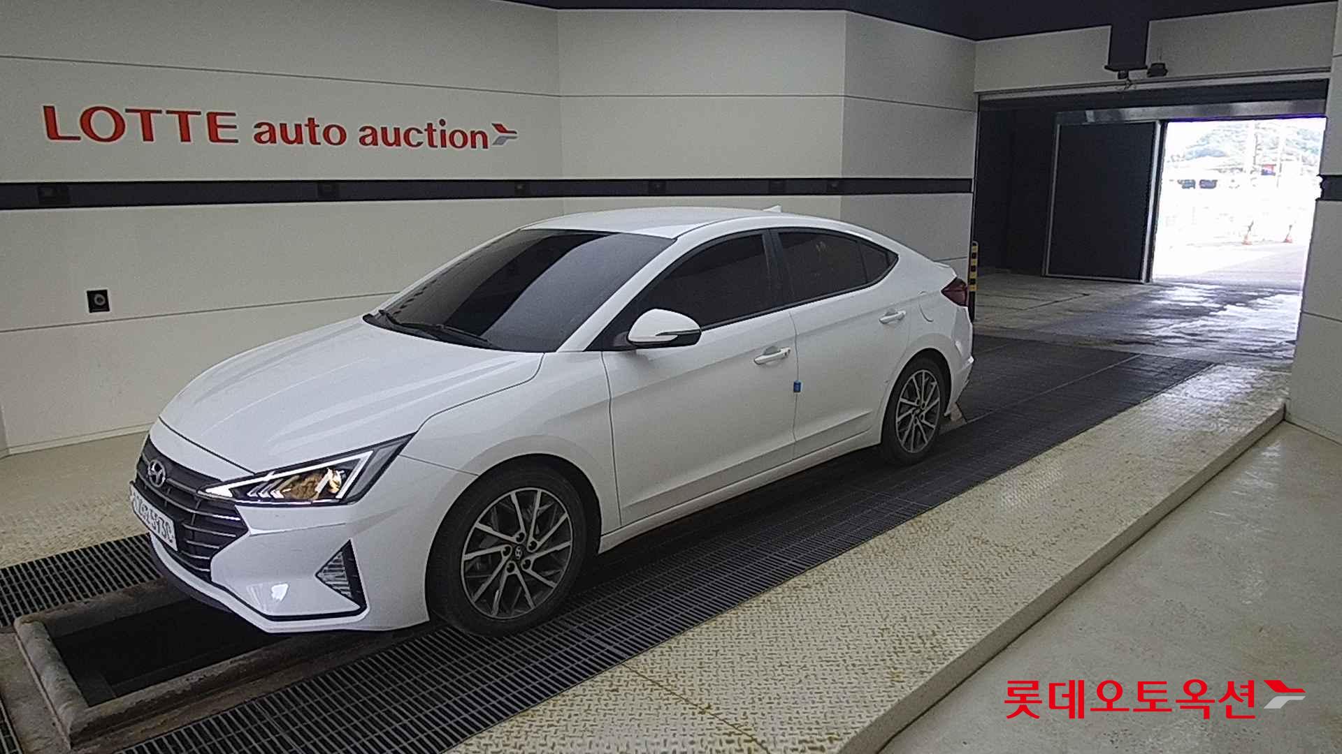 Hyundai Avante id 2698331 из Кореи 13