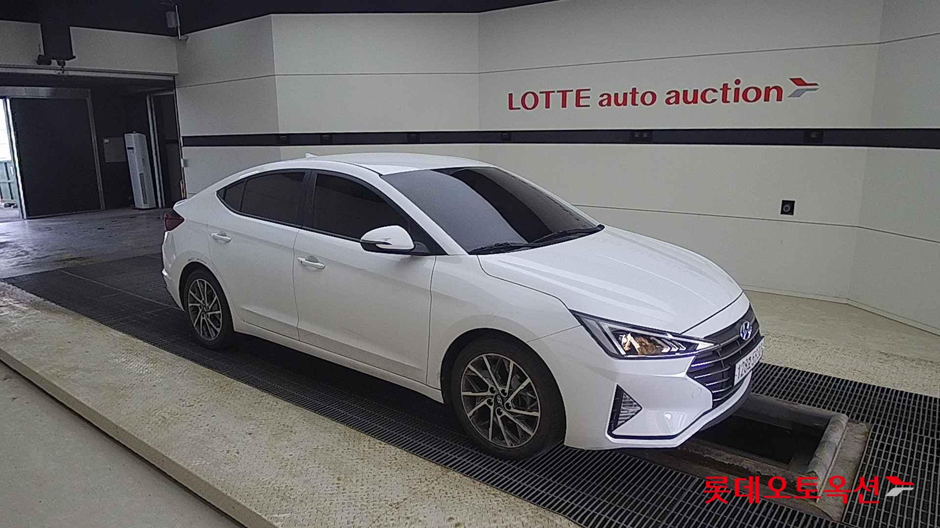 Hyundai Avante id 2698331 из Кореи 16