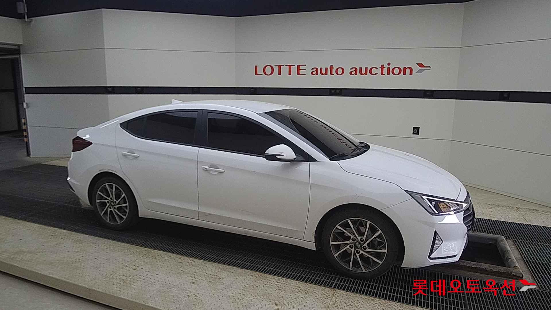 Hyundai Avante id 2698331 из Кореи 17