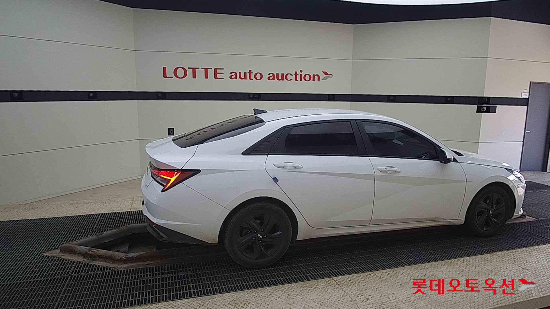 Hyundai Avante Hybrid id 2698332 из Кореи 18
