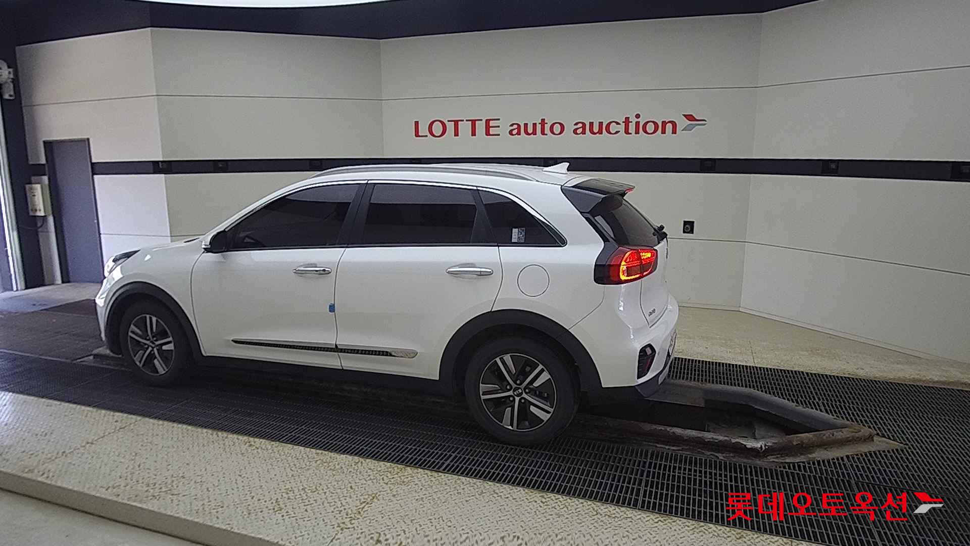 Kia Niro Hybrid id 2703933 из Кореи 11