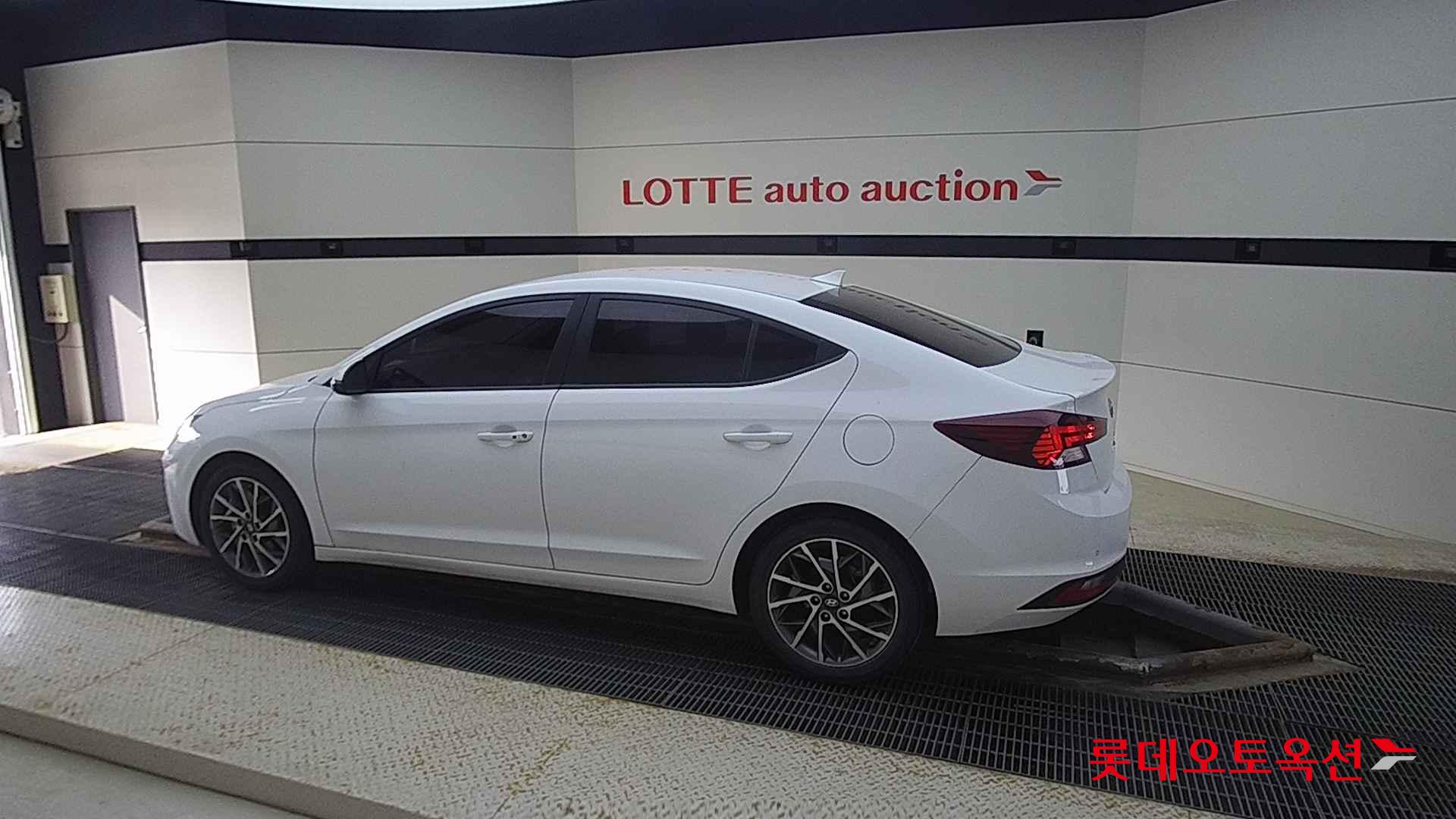 Hyundai Avante id 2721010 из Кореи 11