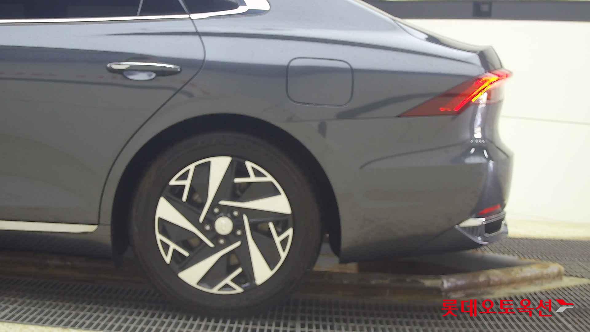 Hyundai Grandeur Hybrid id 2704017 из Кореи 22