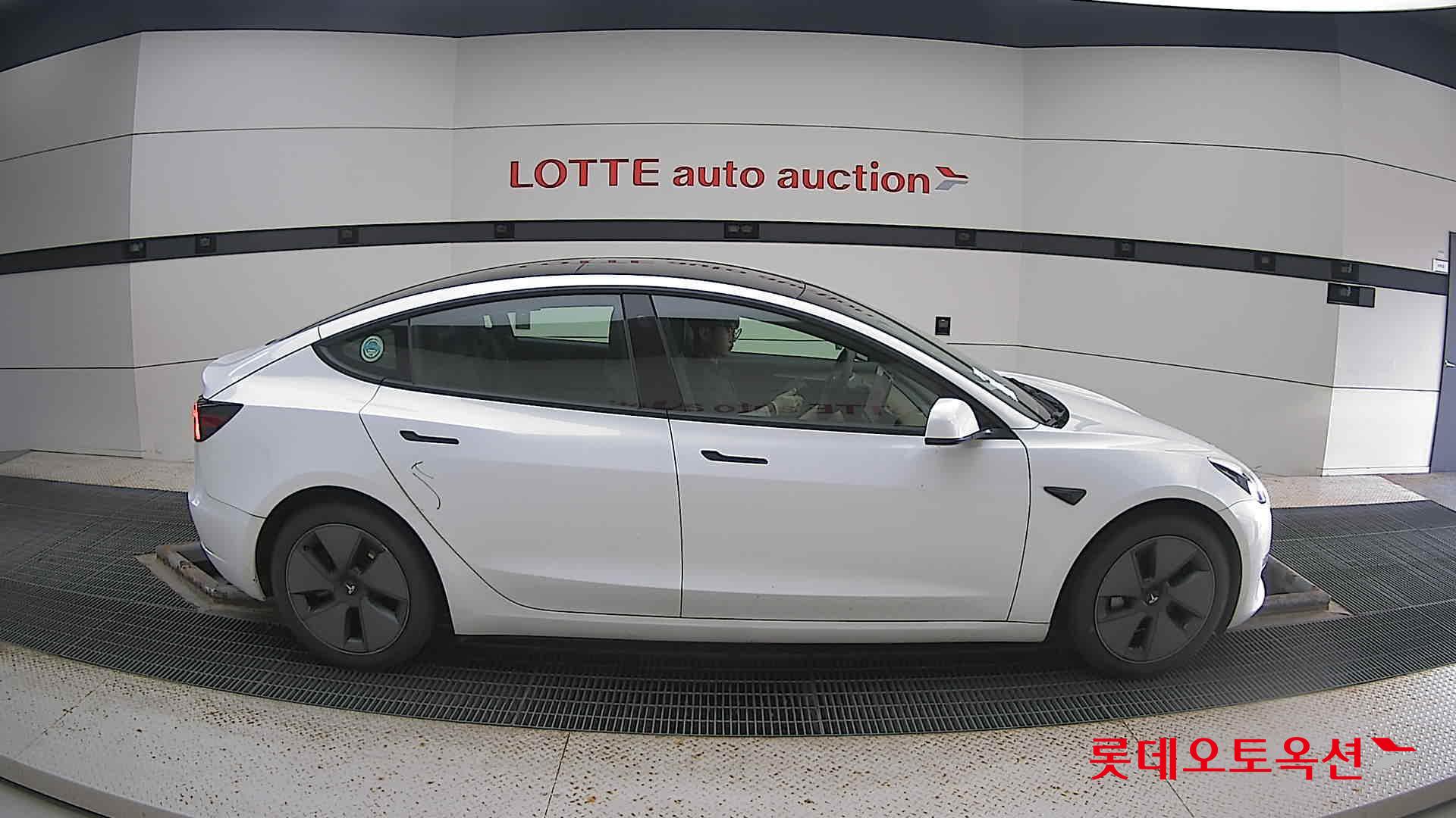 تسلا MODEL 3