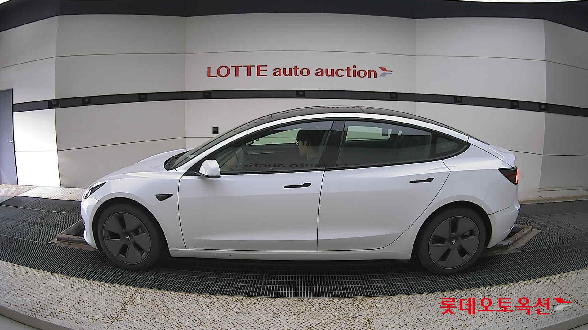 تسلا MODEL 3