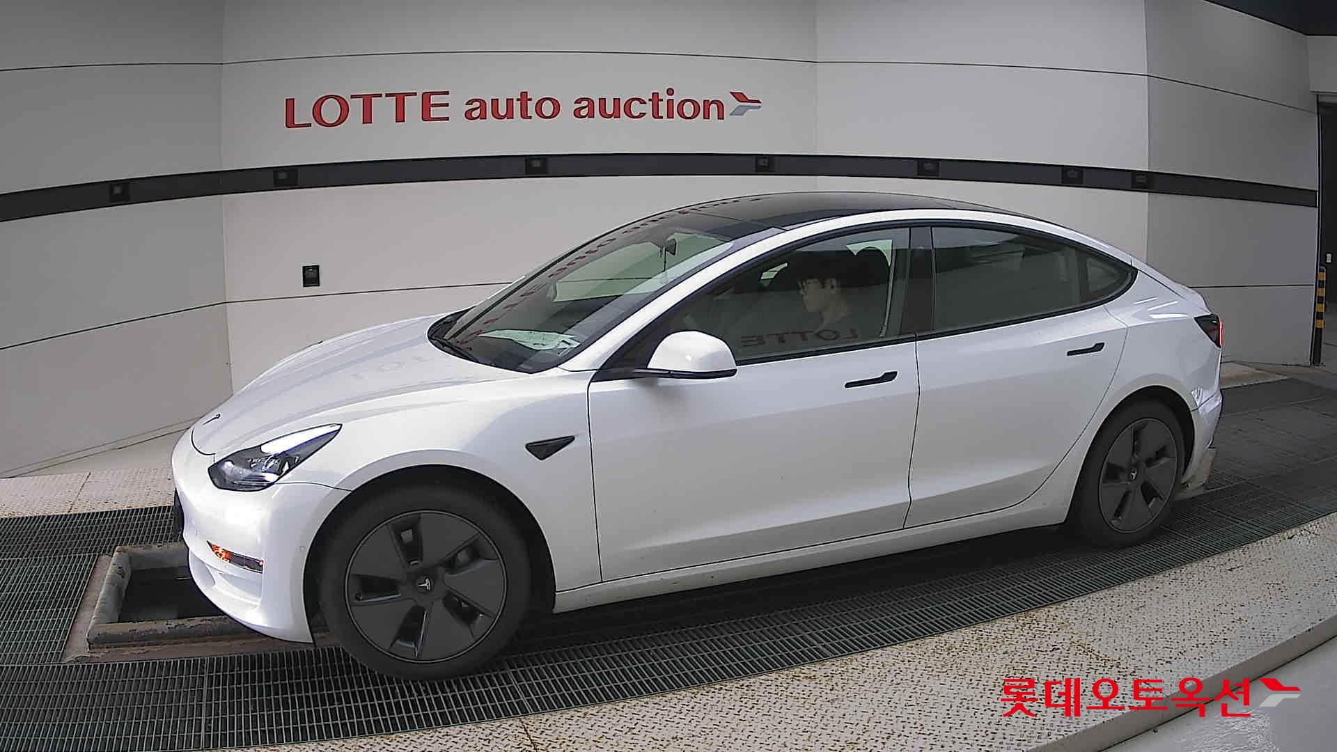 تسلا MODEL 3