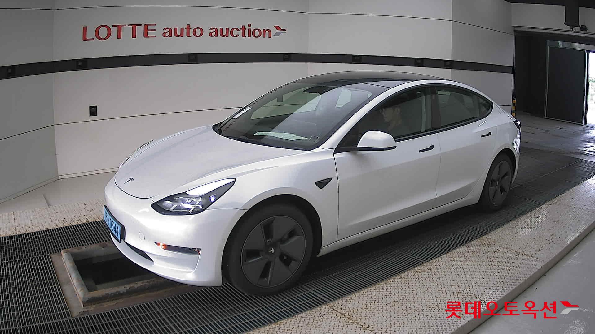 تسلا MODEL 3