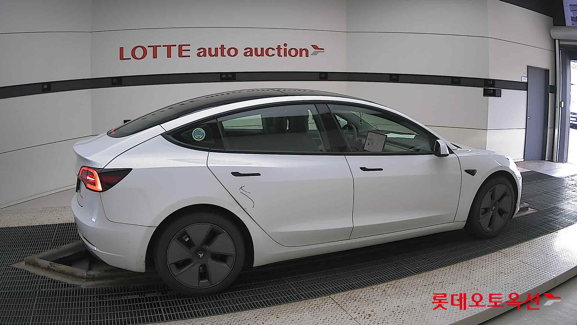 تسلا MODEL 3