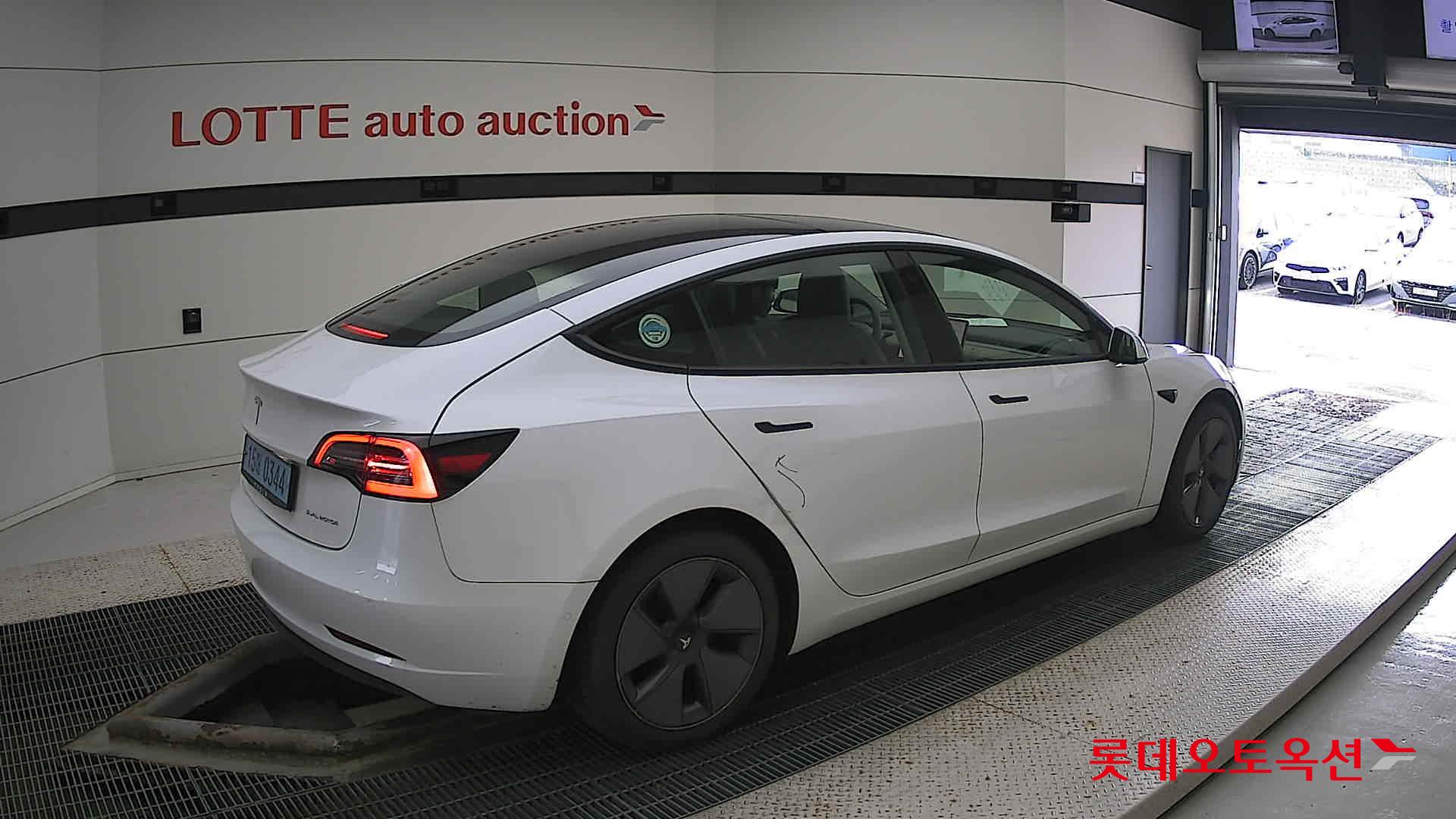 تسلا MODEL 3