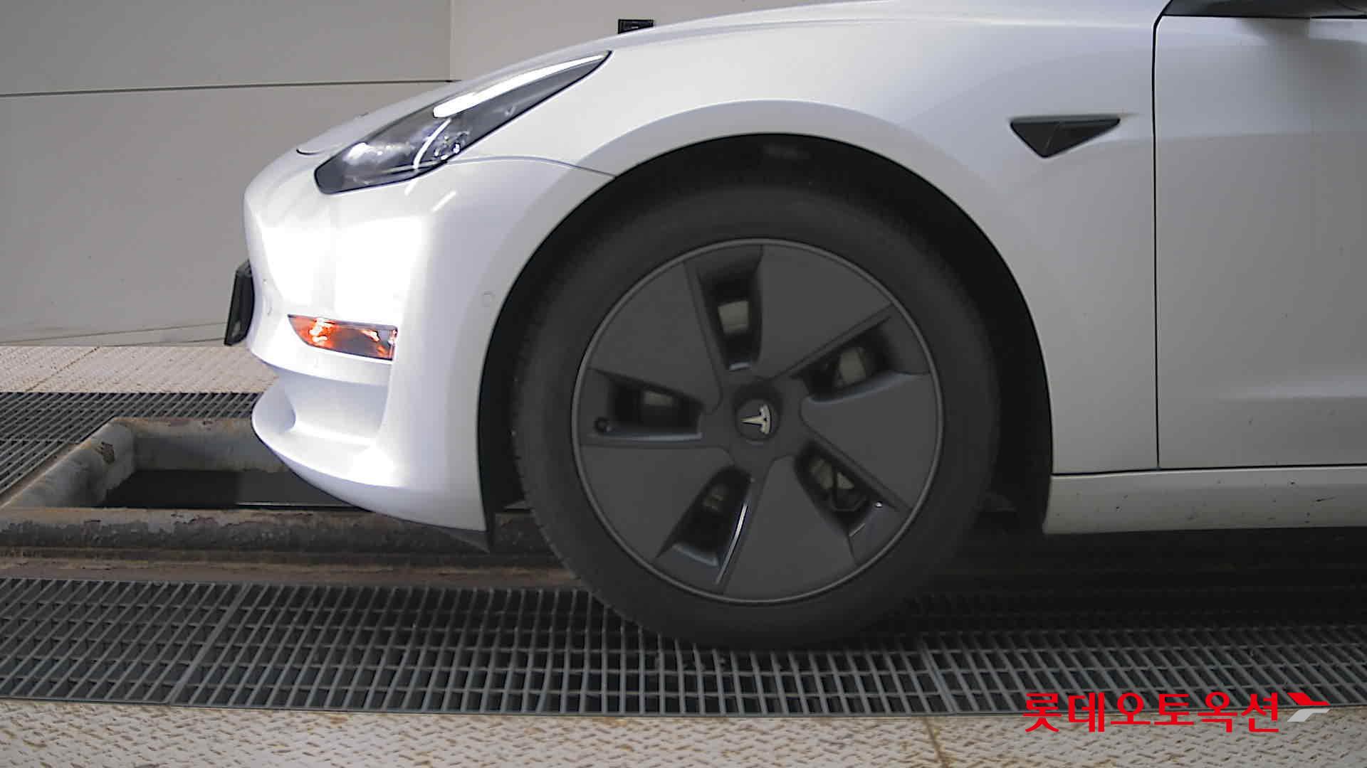 تسلا MODEL 3