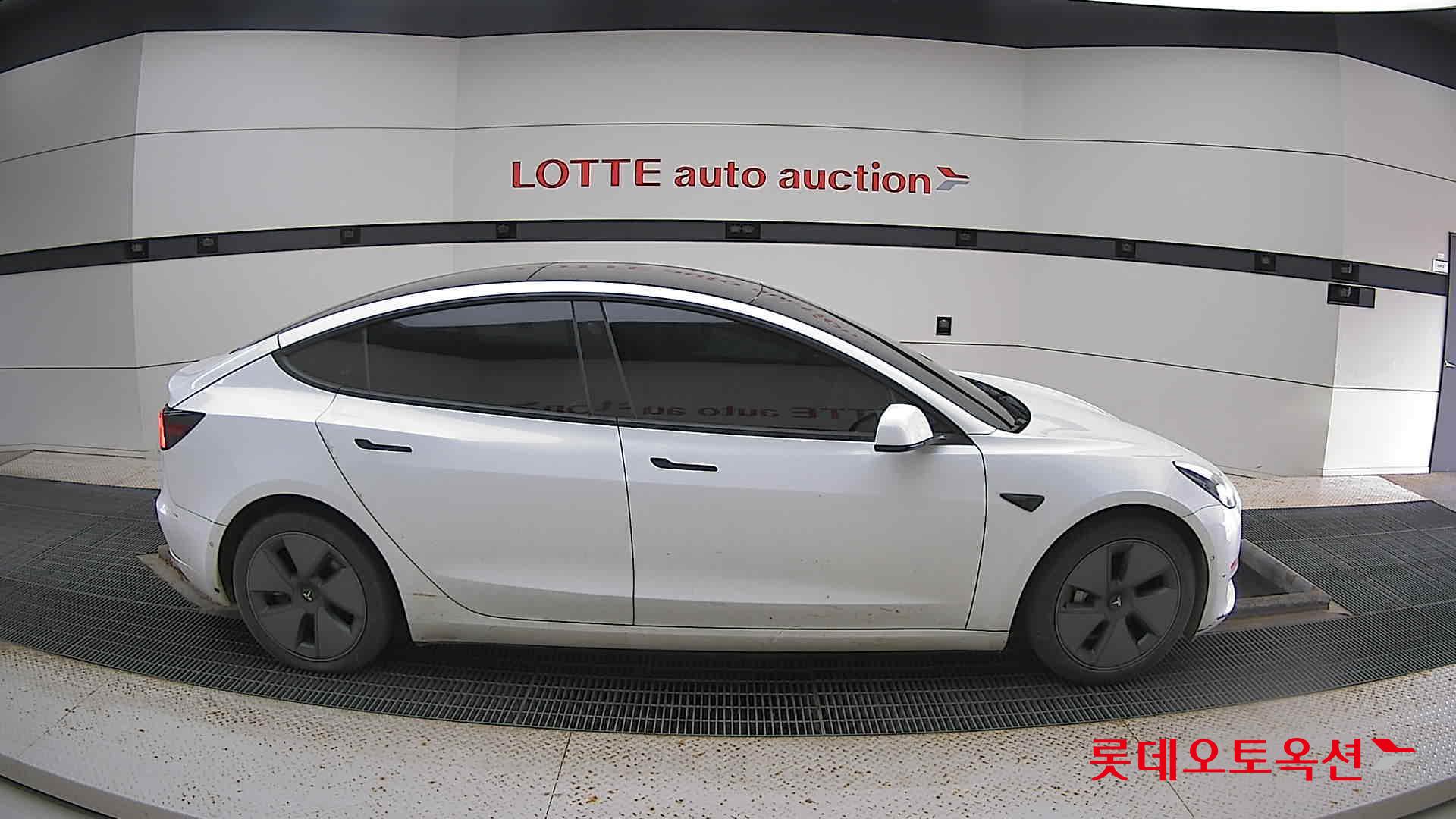 تسلا MODEL 3