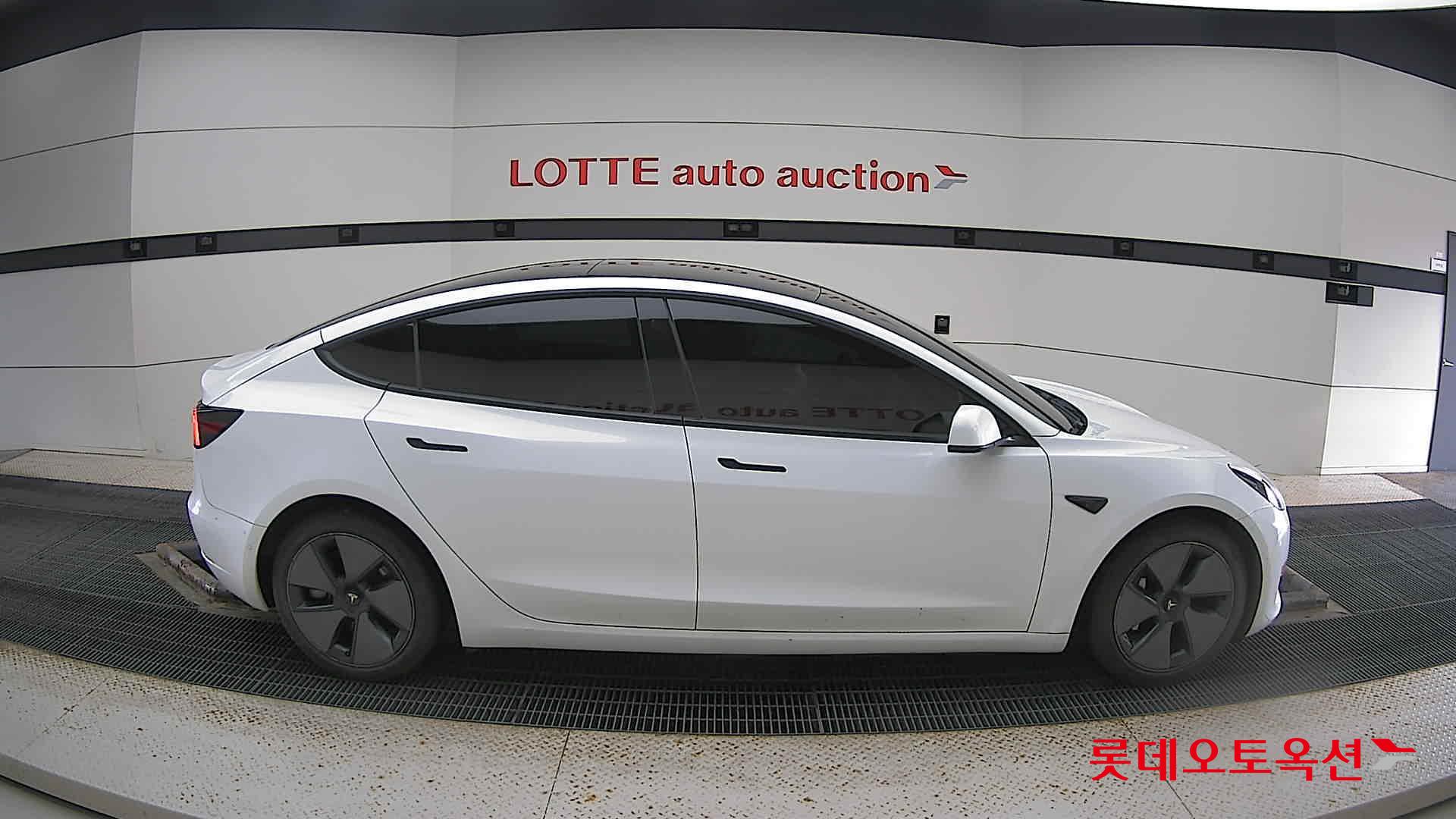 تسلا MODEL 3