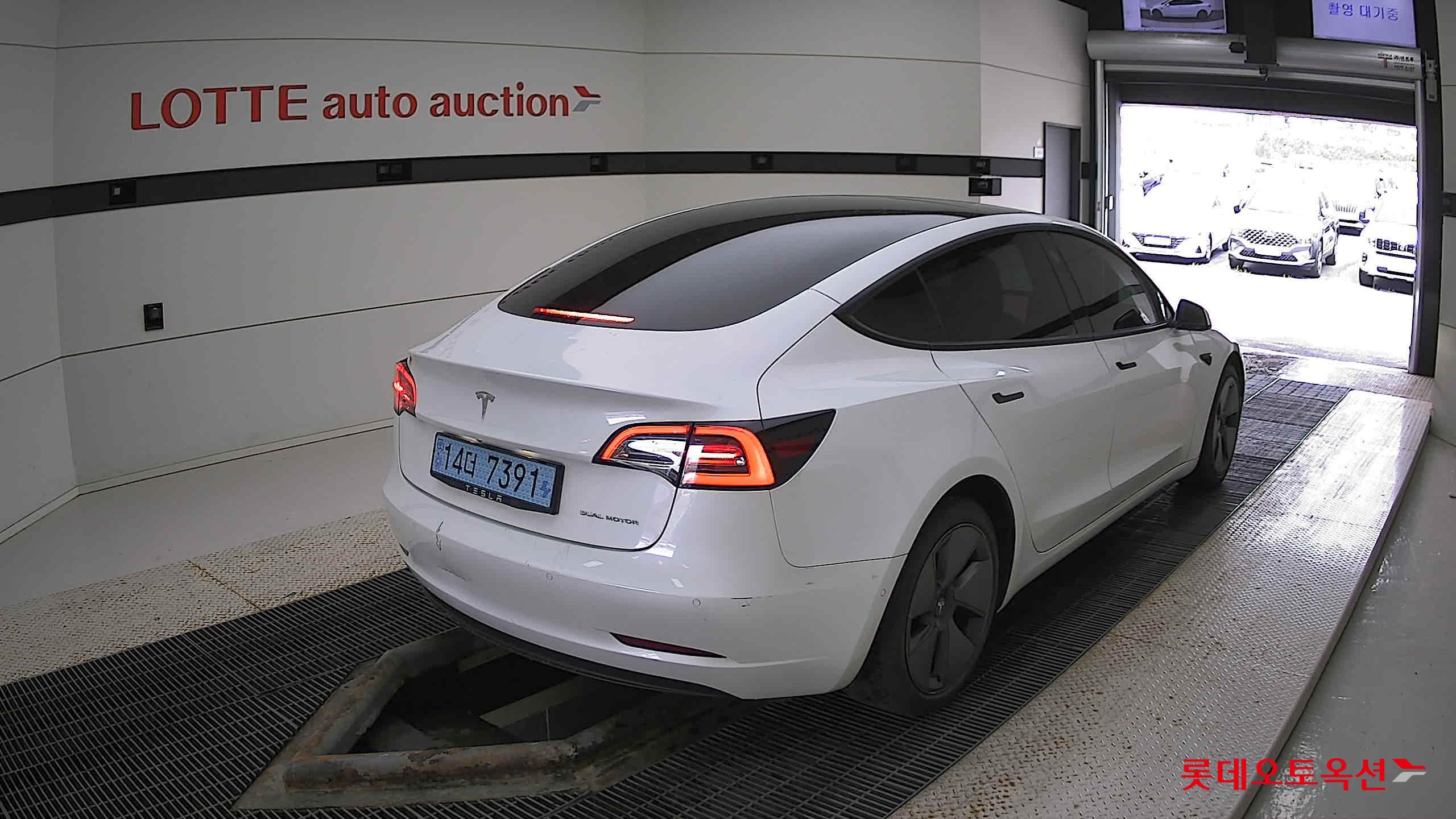 تسلا MODEL 3