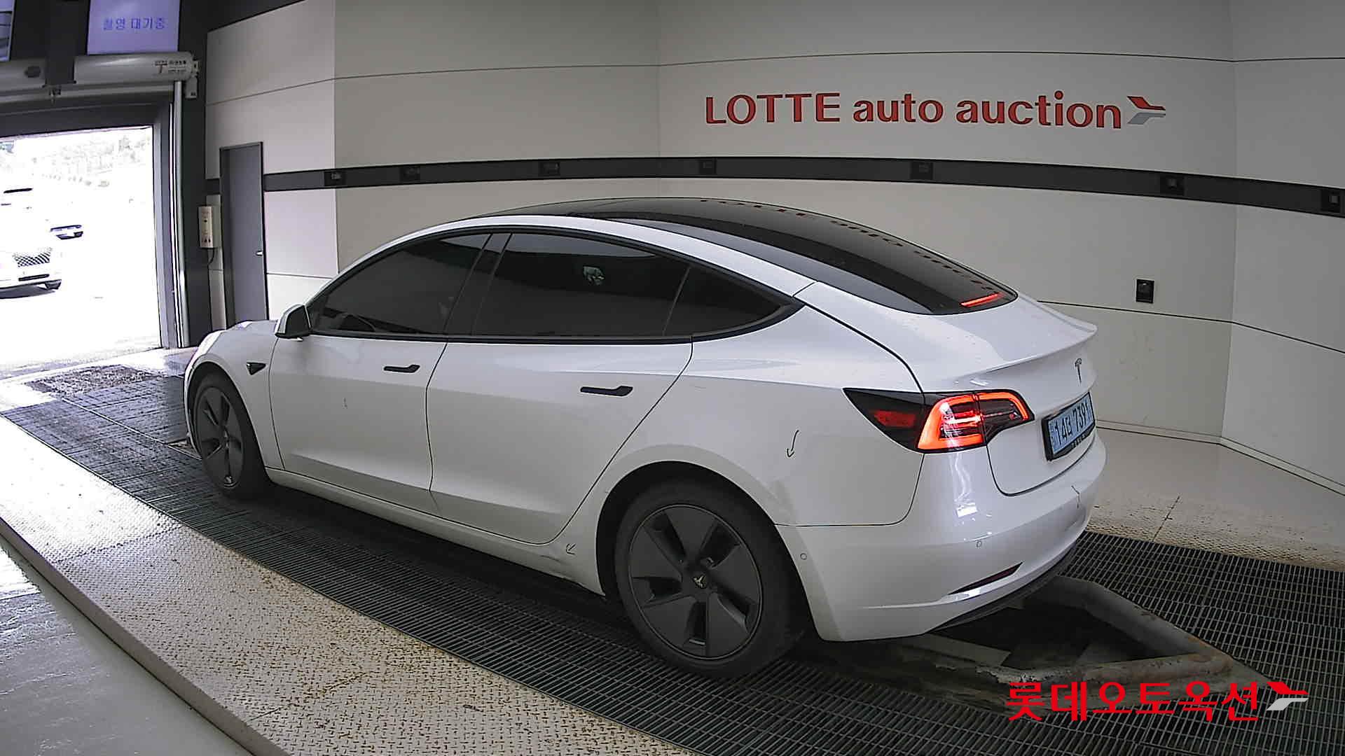 تسلا MODEL 3