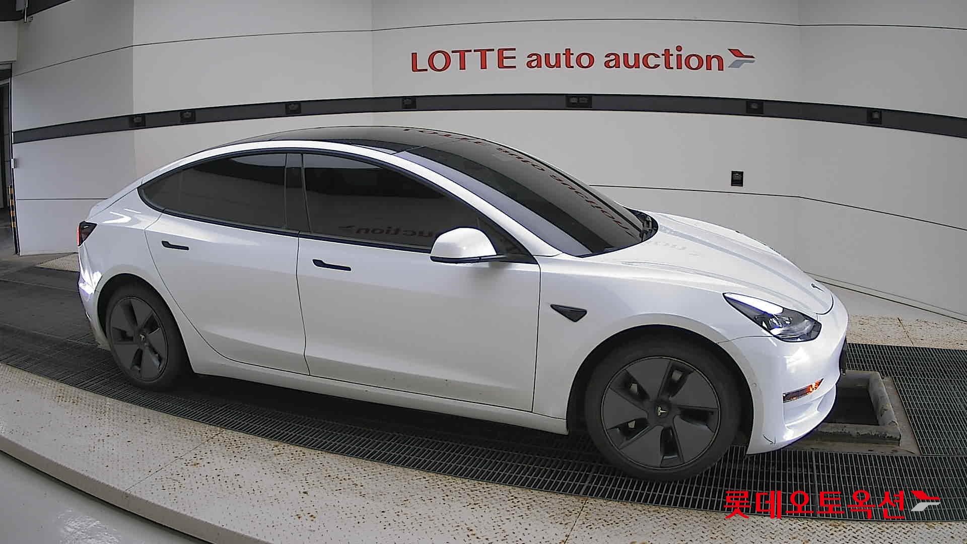تسلا MODEL 3
