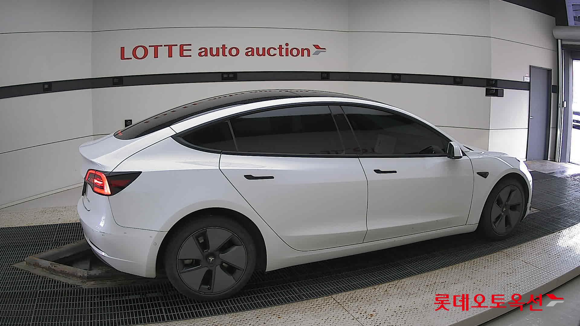 تسلا MODEL 3