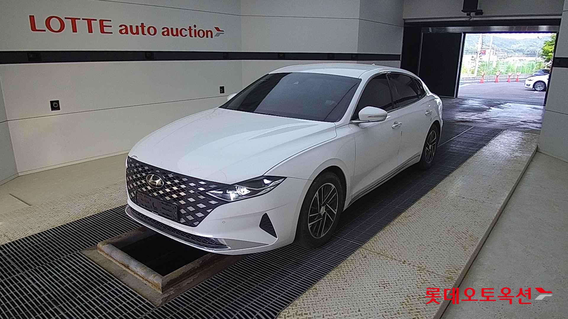 Hyundai Grandeur id 2720979 из Кореи 14
