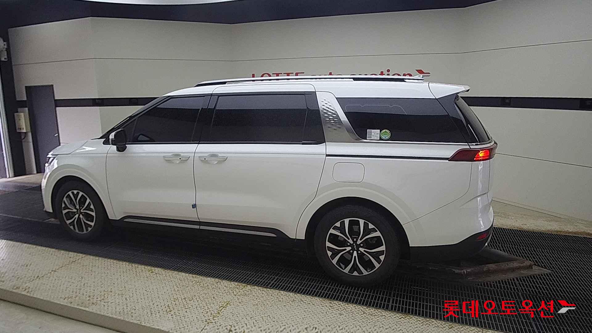 Kia Carnival id 2722641 из Кореи 11