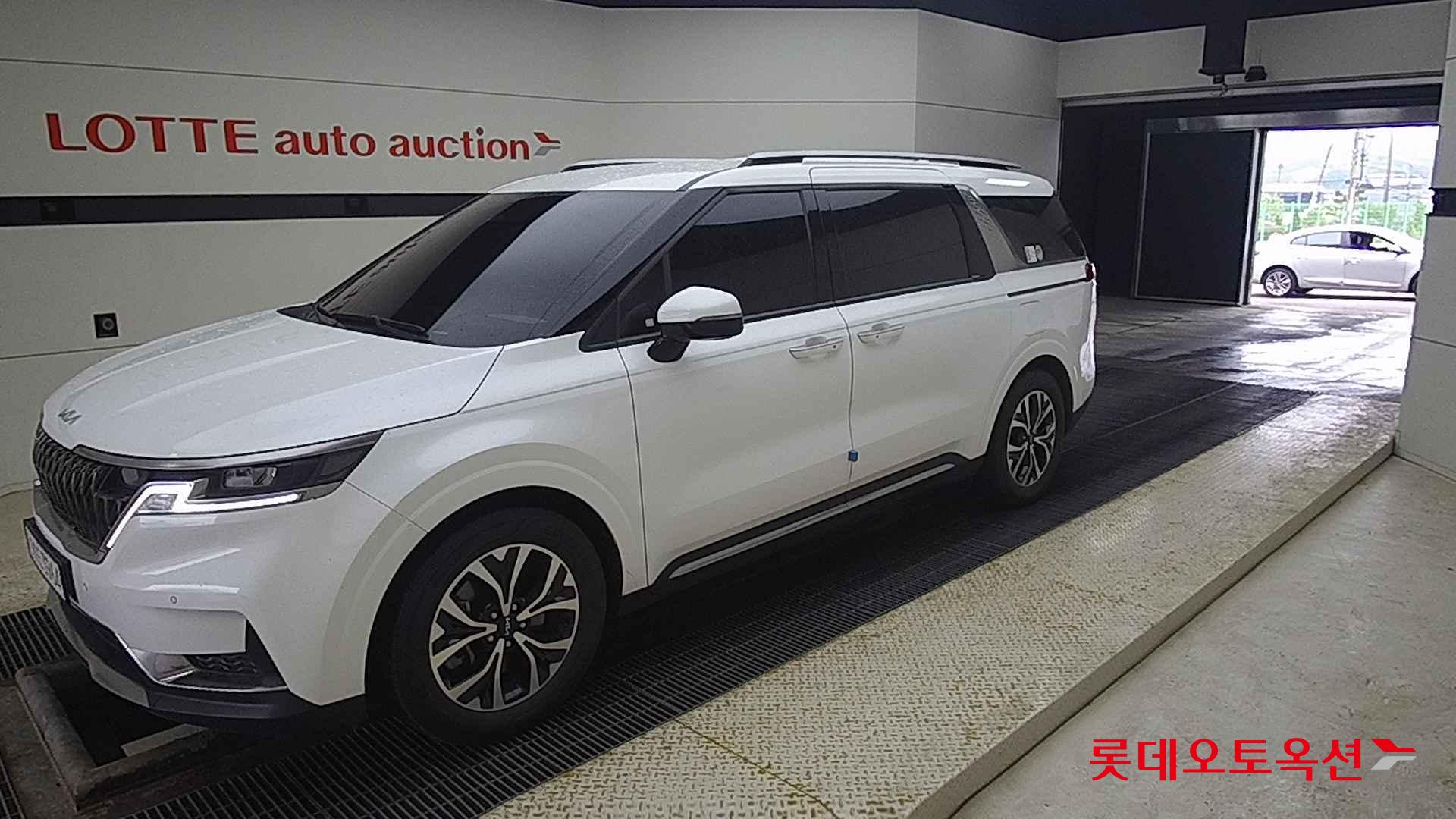 Kia Carnival id 2722641 из Кореи 13