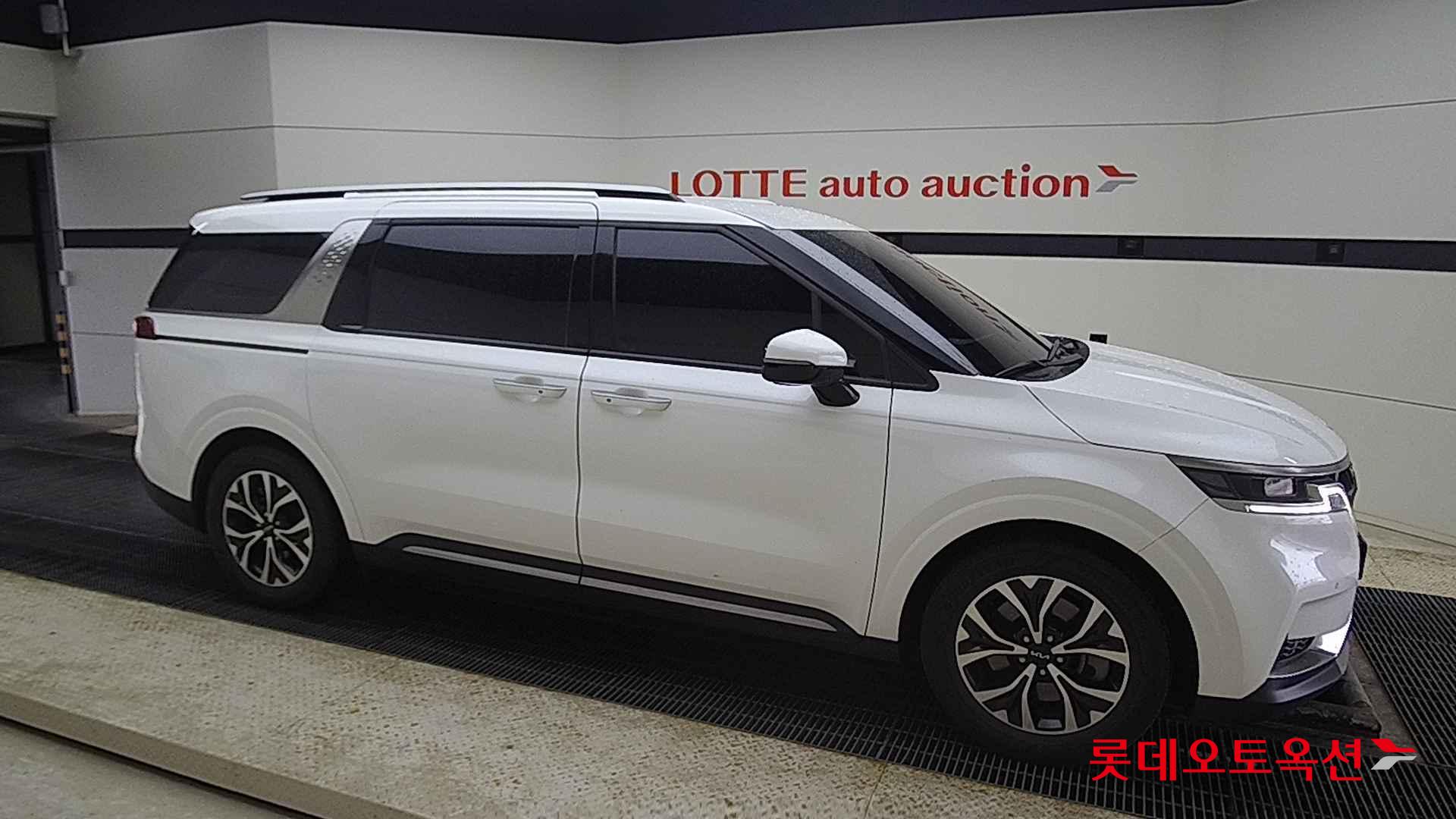 Kia Carnival id 2722641 из Кореи 17