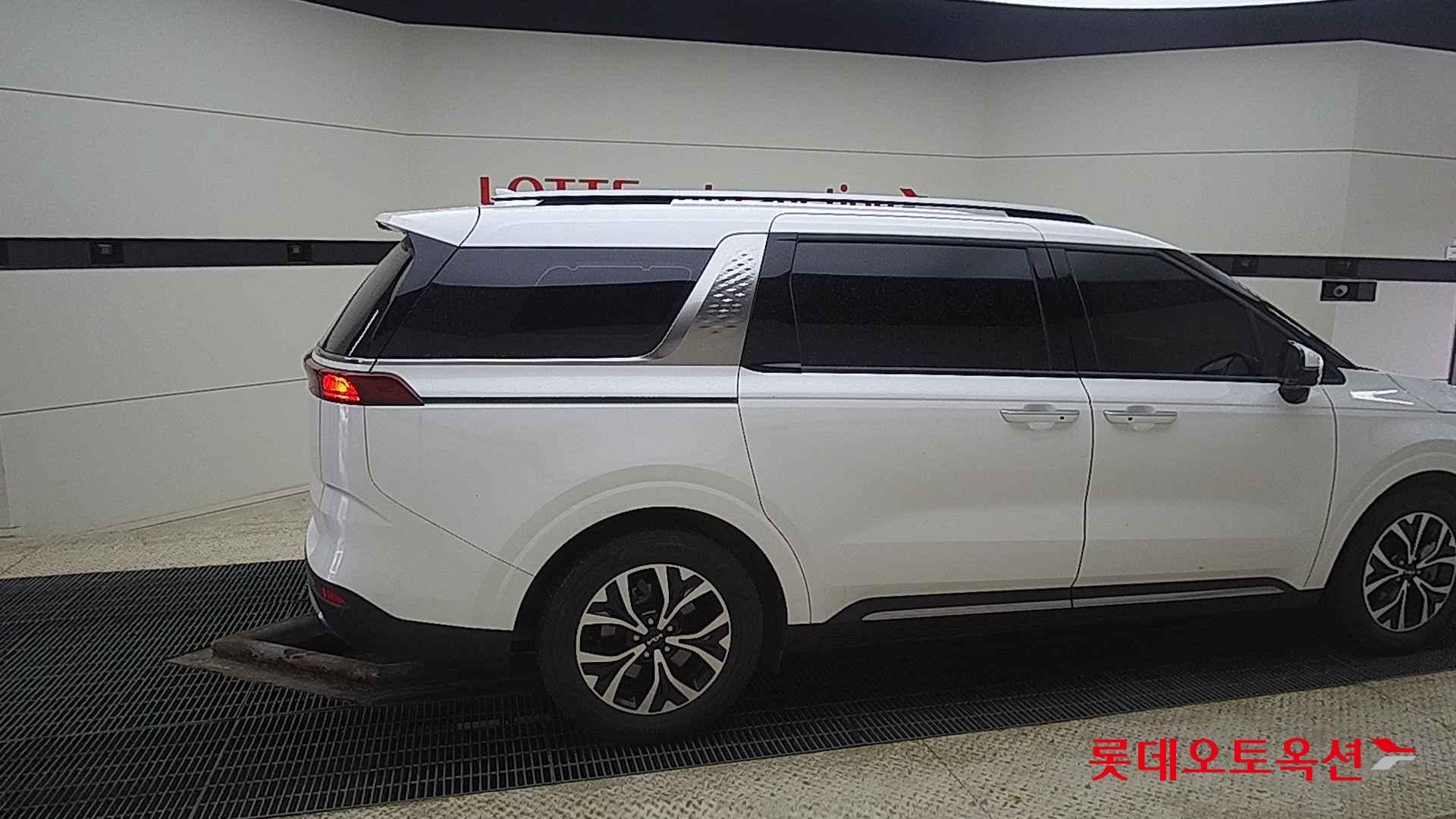 Kia Carnival id 2722641 из Кореи 18