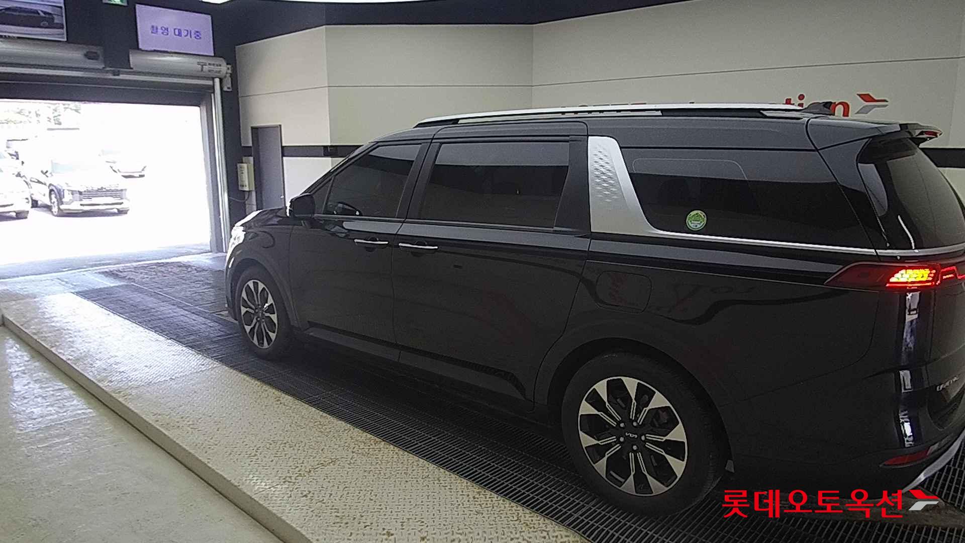 Kia Carnival id 2721041 из Кореи 10