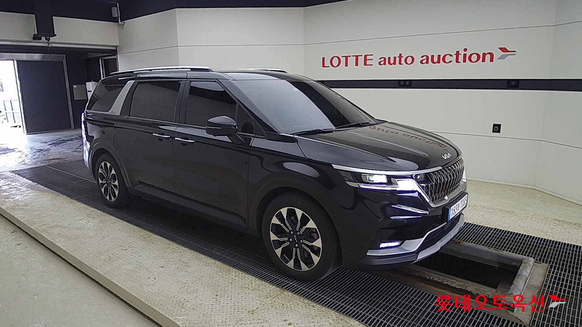 Kia Carnival id 2721041 из Кореи 16