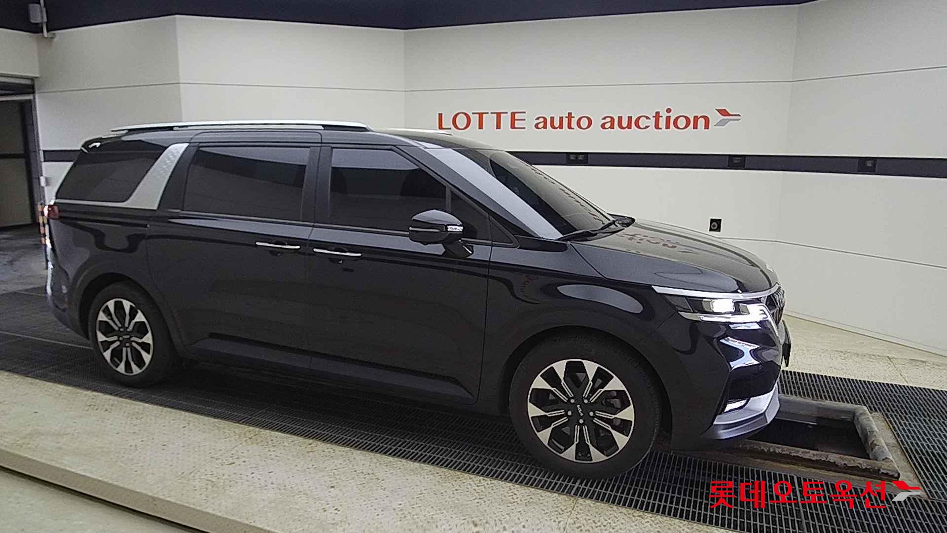 Kia Carnival id 2721041 из Кореи 17