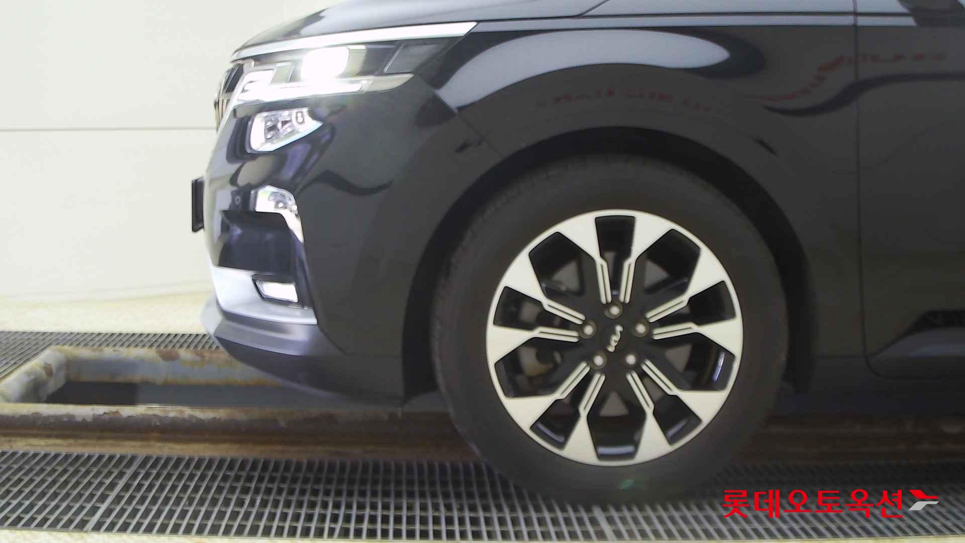 Kia Carnival id 2721041 из Кореи 21