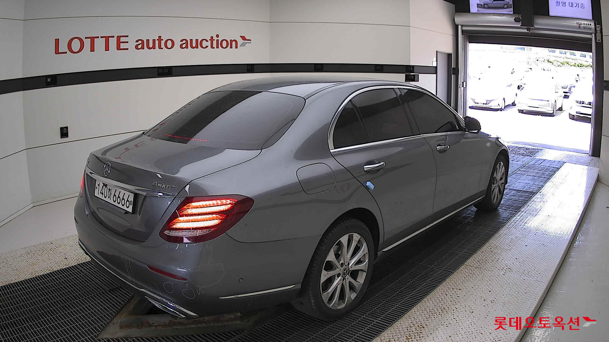 مرسيدس E300