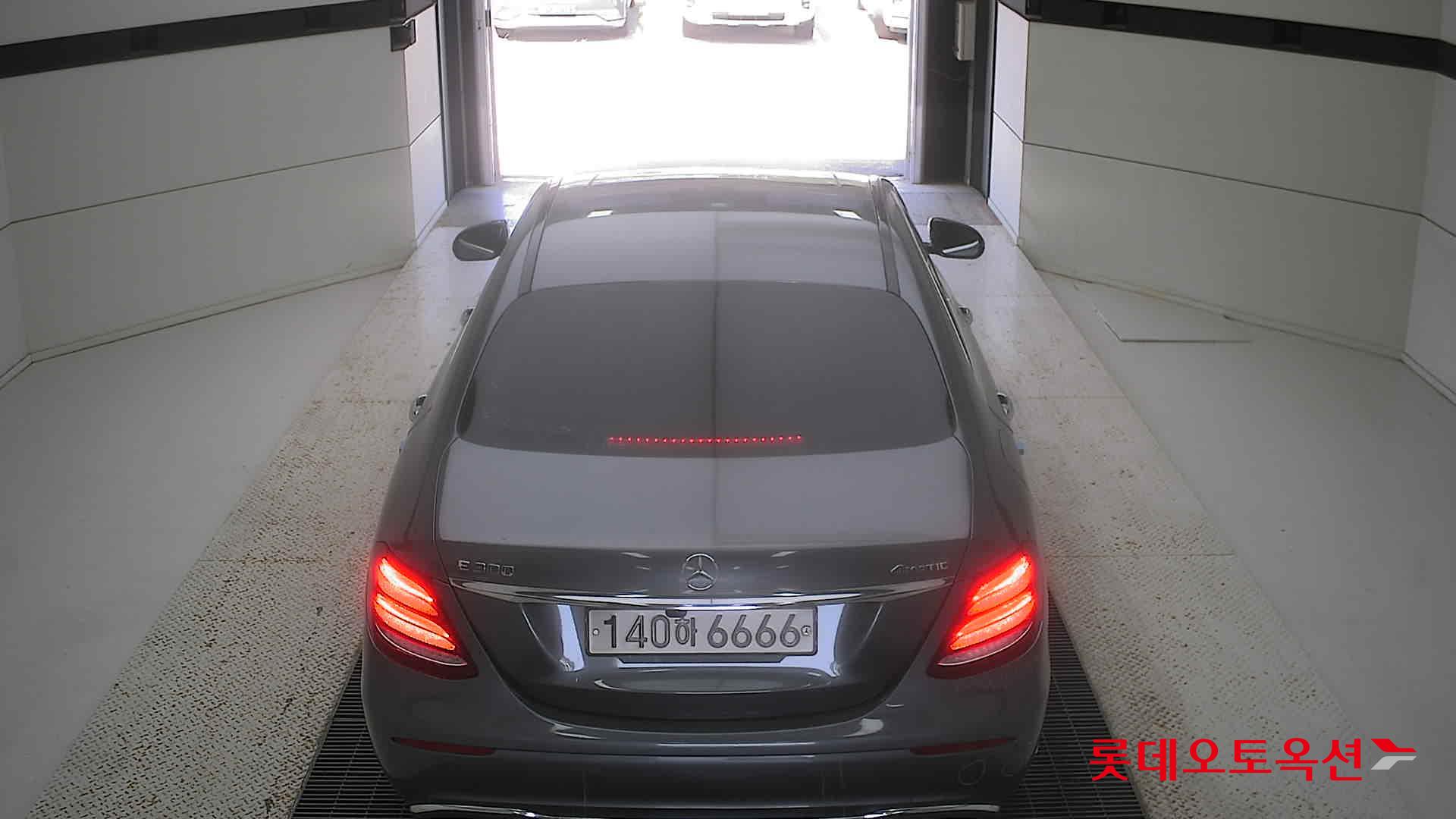 مرسيدس E300
