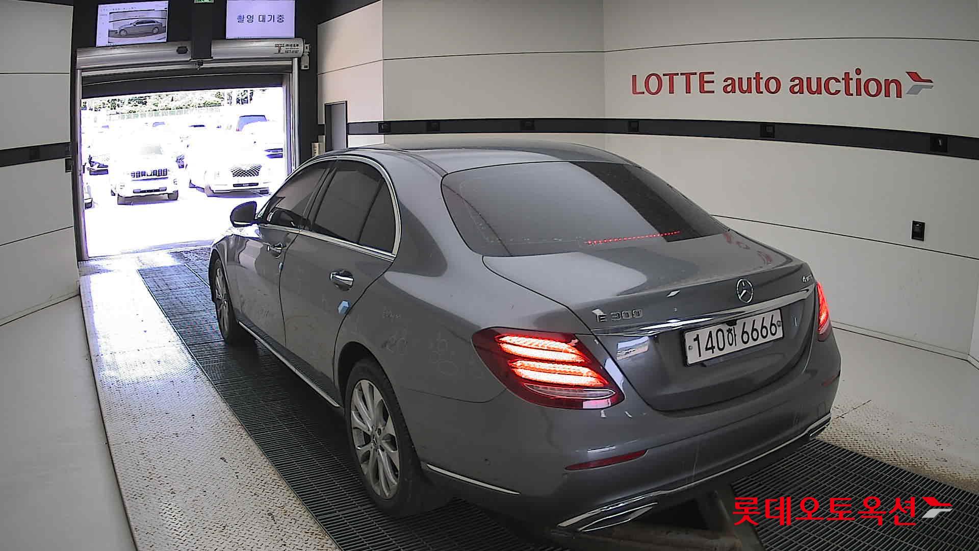 مرسيدس E300