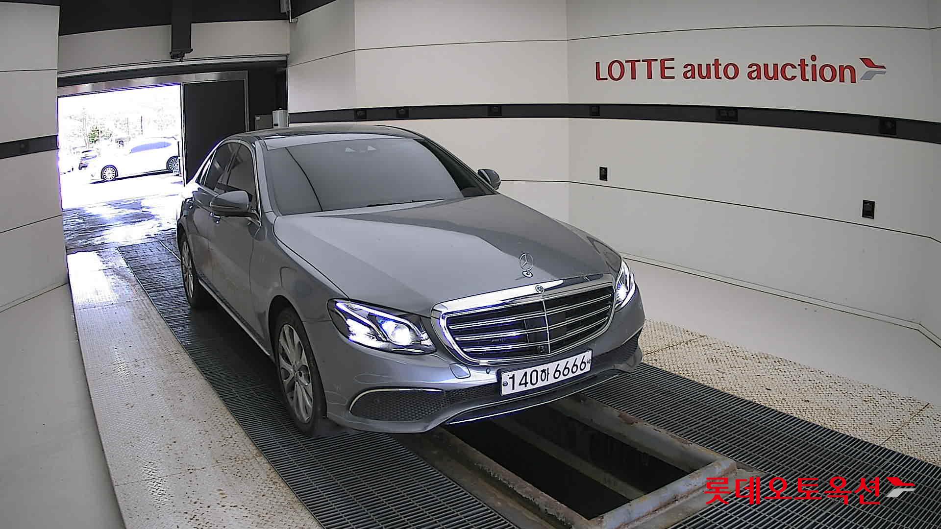 مرسيدس E300