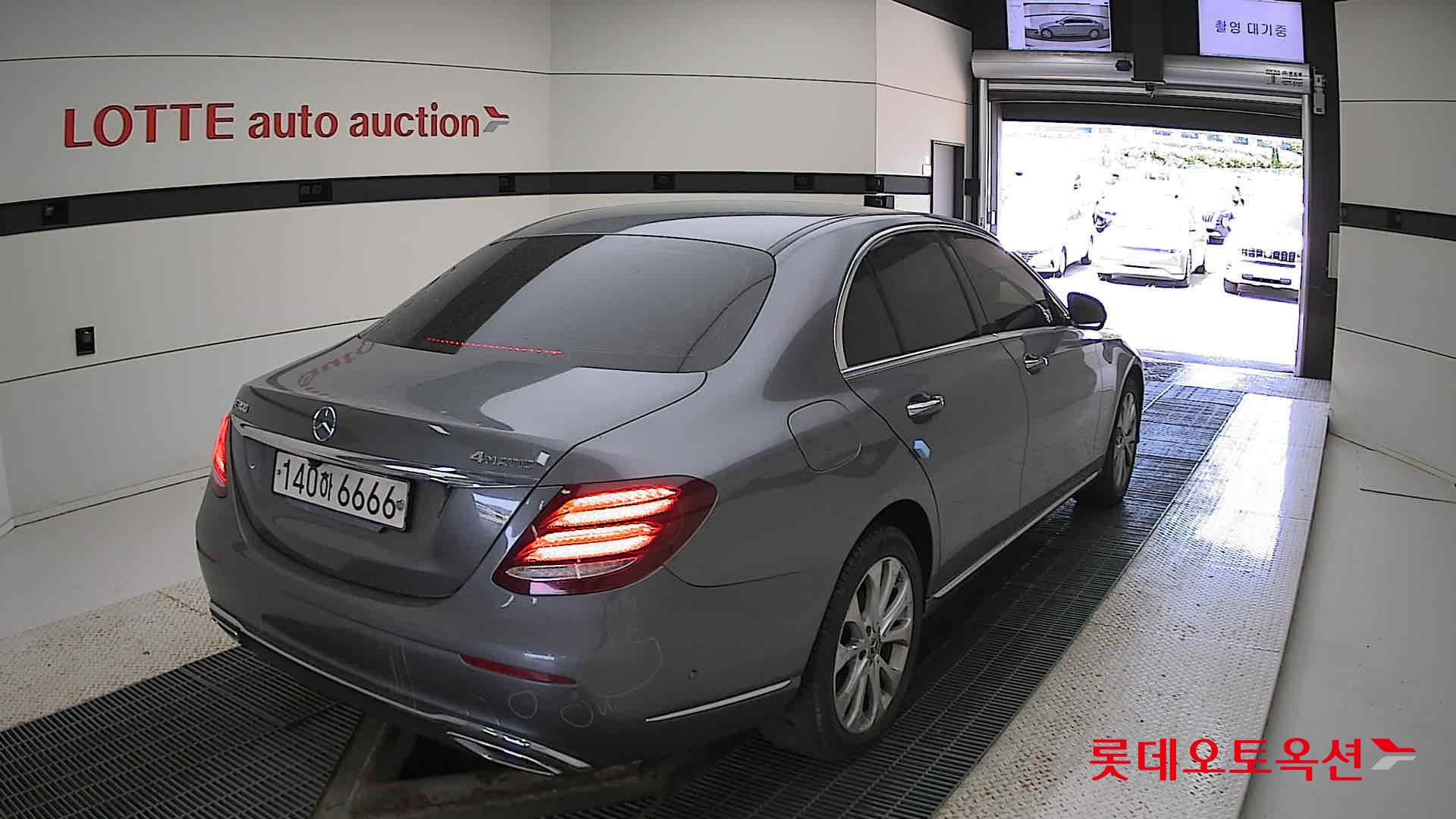 مرسيدس E300
