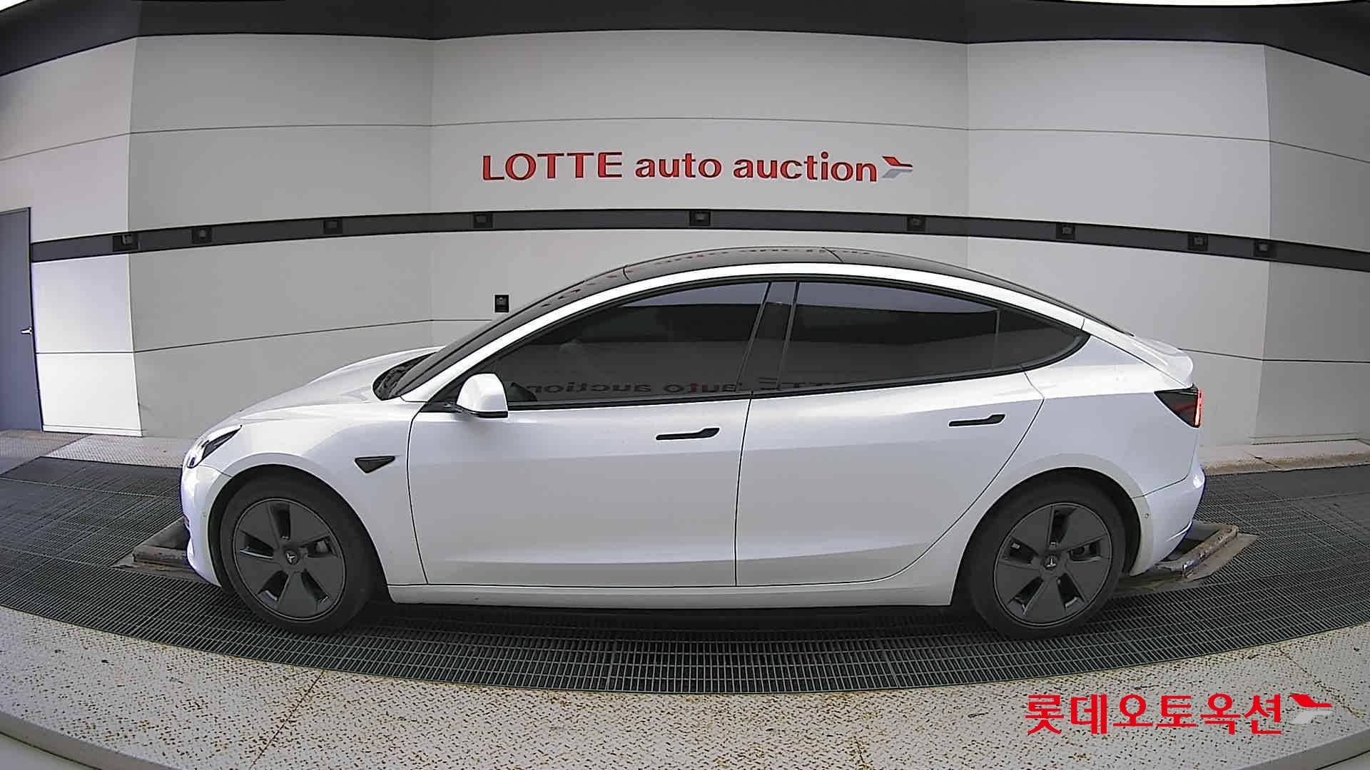 تسلا MODEL 3