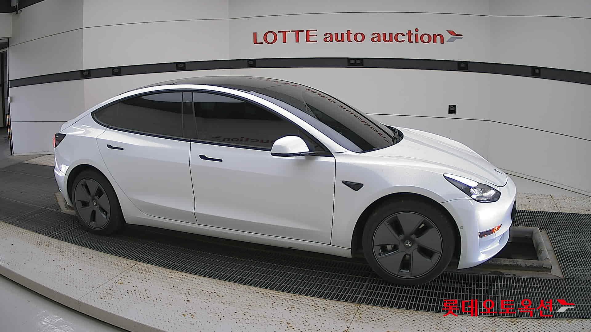 تسلا MODEL 3