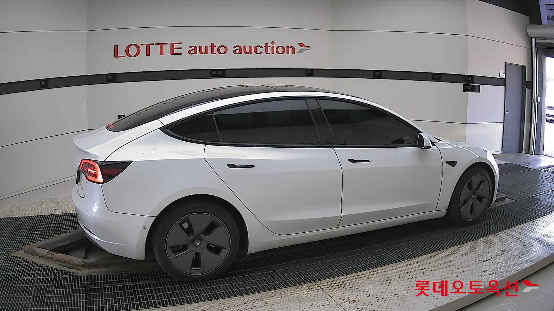 تسلا MODEL 3