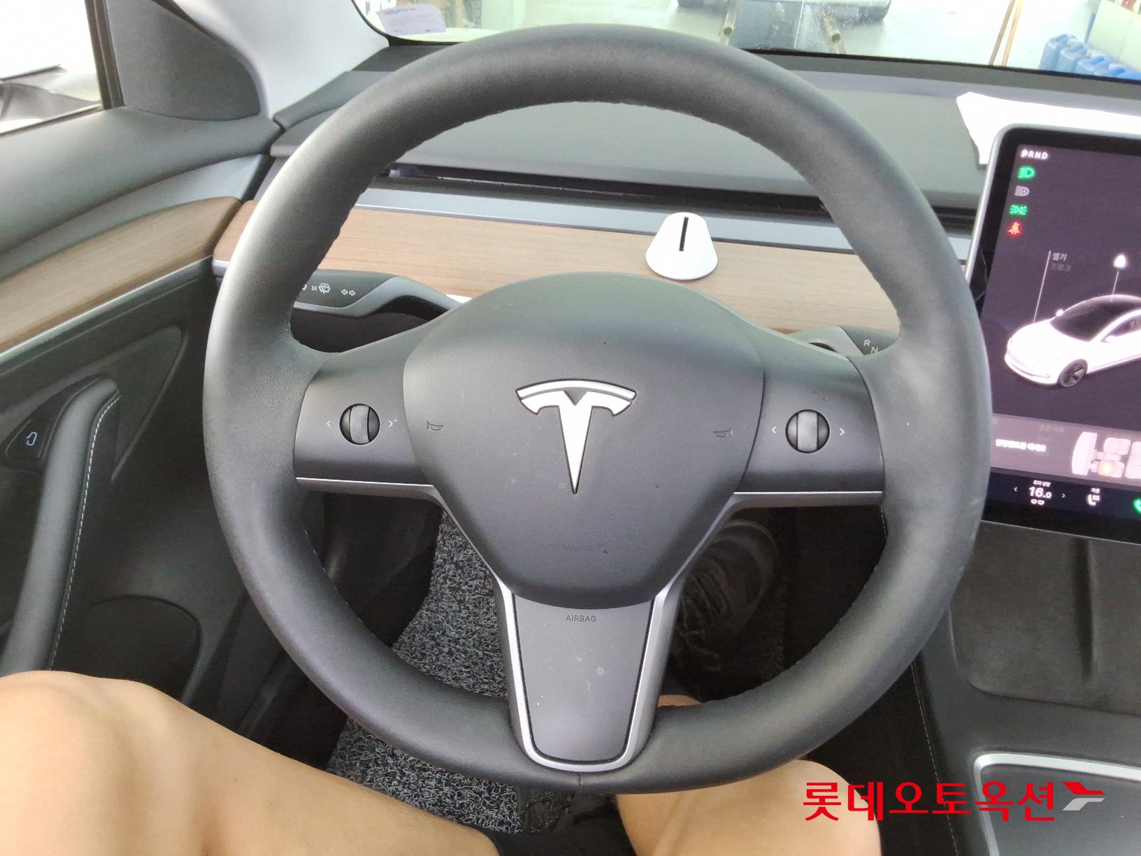 تسلا MODEL 3