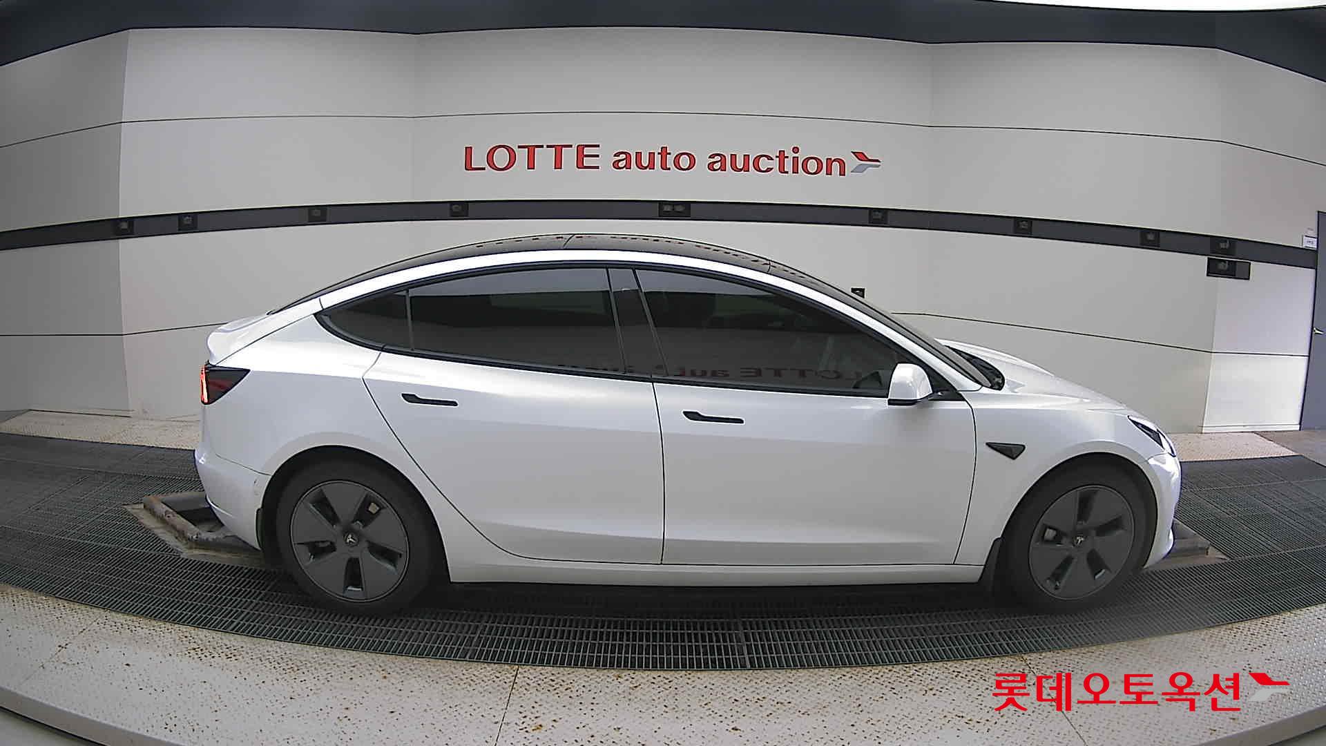 تسلا MODEL 3