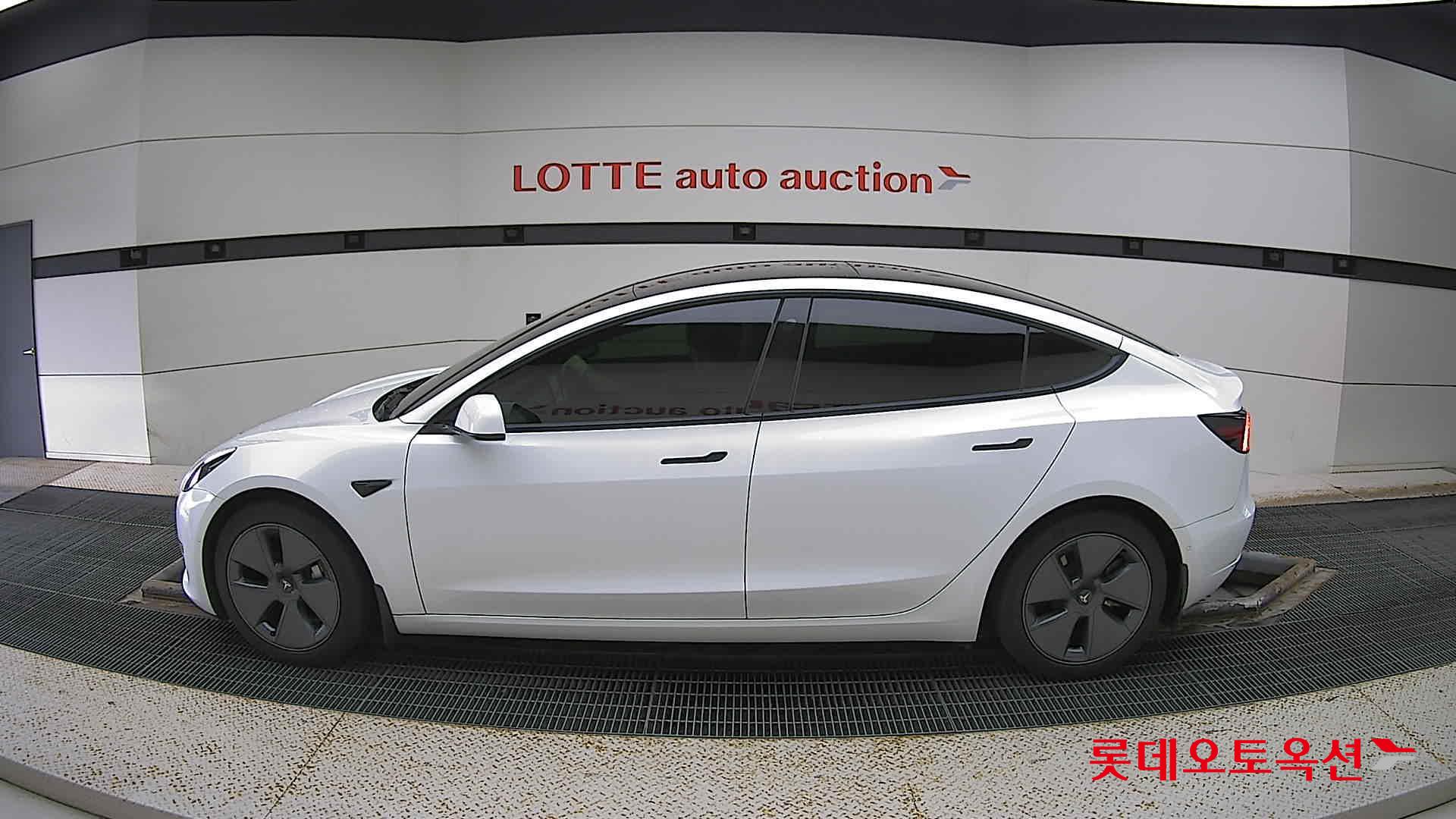 تسلا MODEL 3