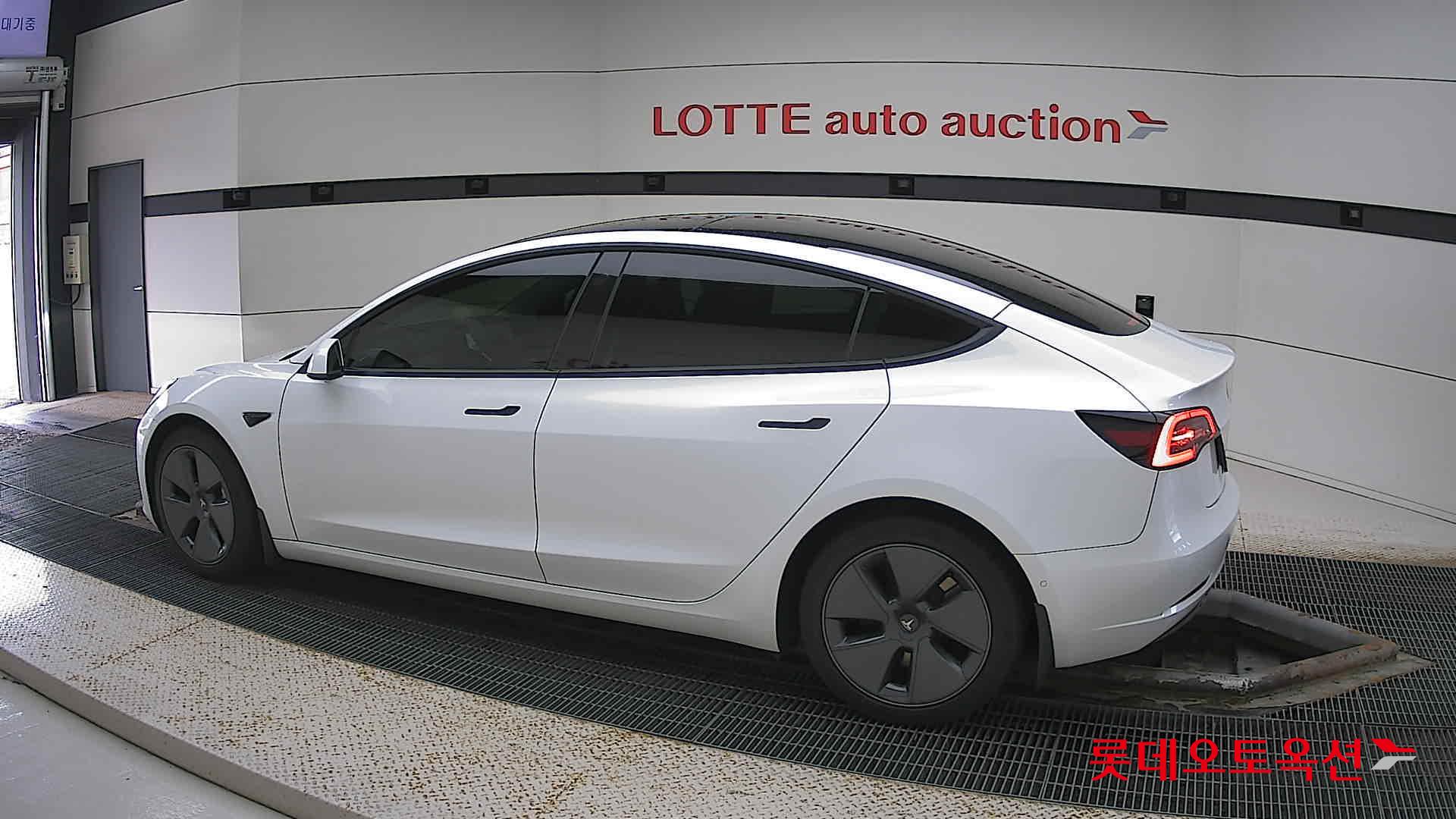 تسلا MODEL 3