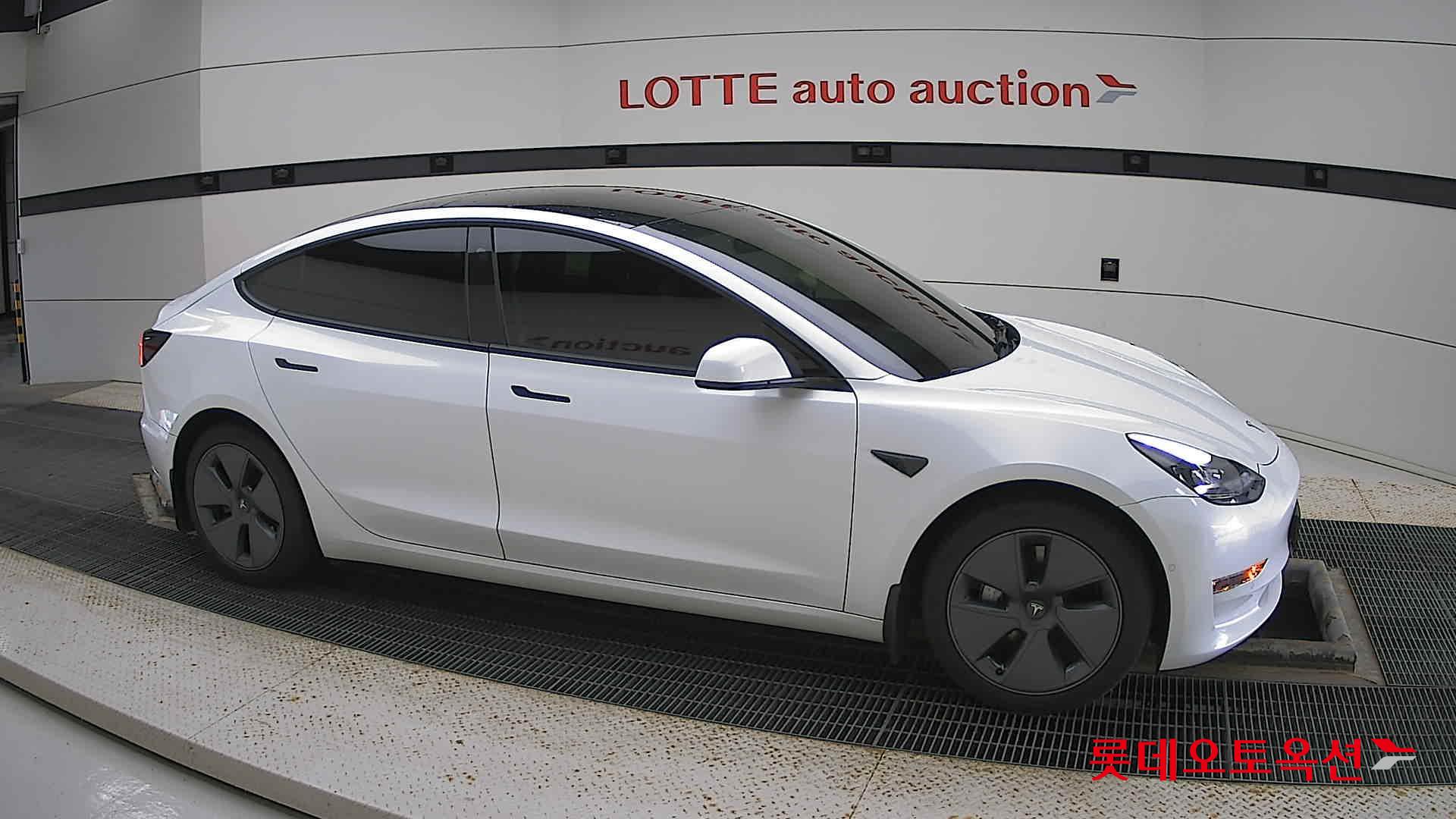 تسلا MODEL 3