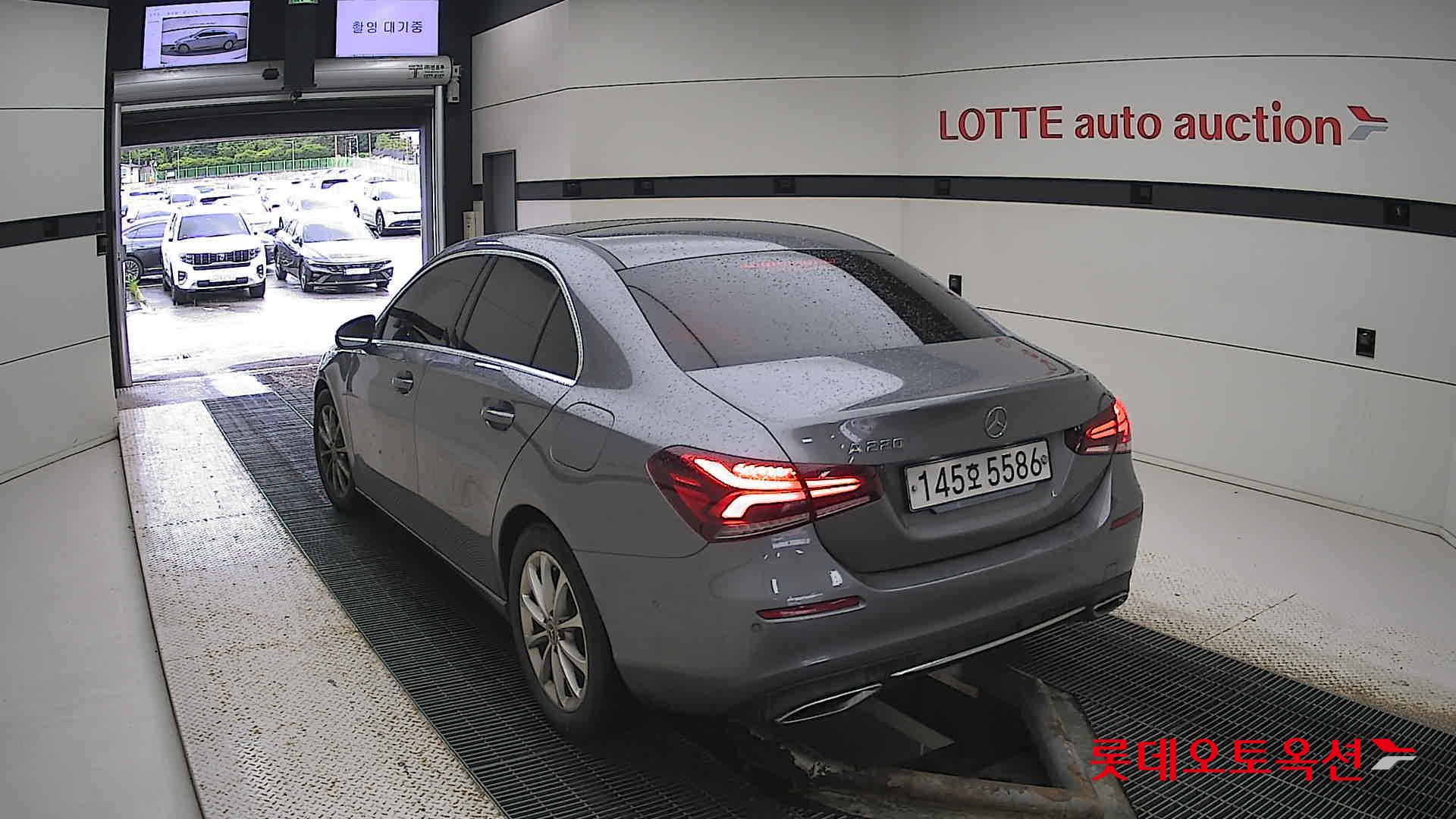 مرسيدس A220