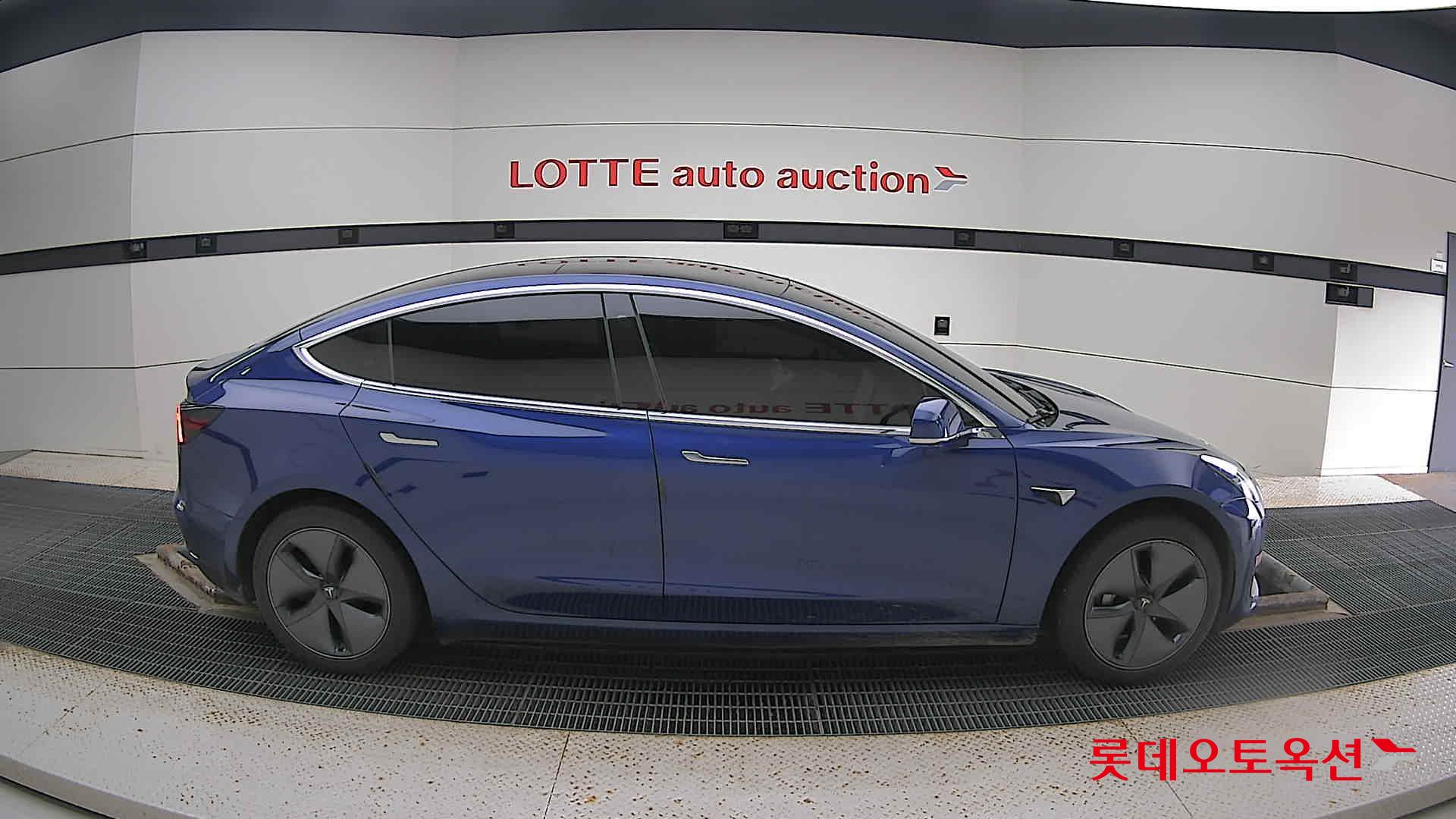 تسلا MODEL 3