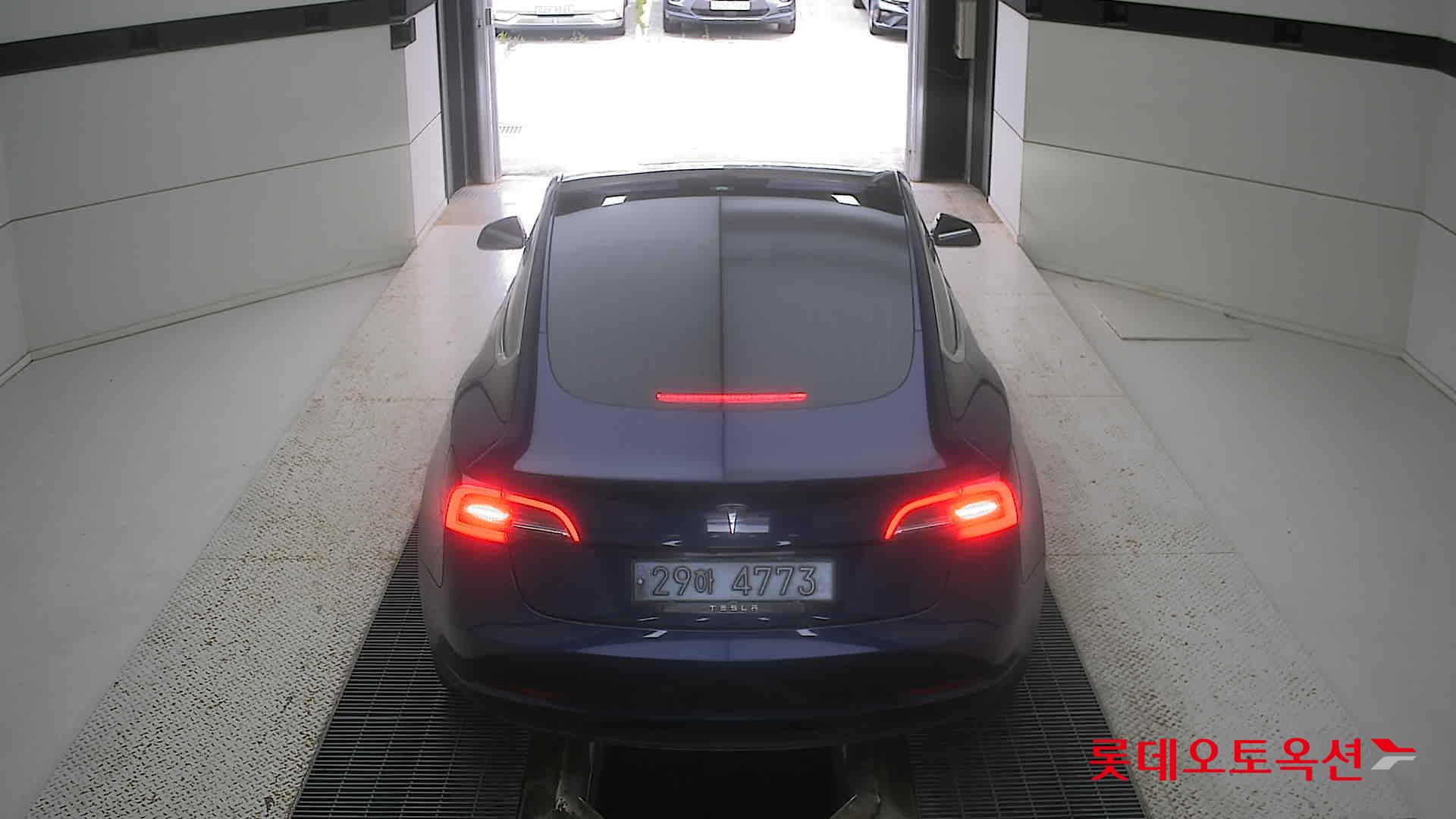 تسلا MODEL 3