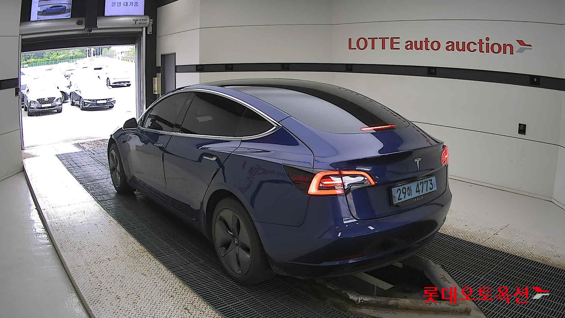 تسلا MODEL 3