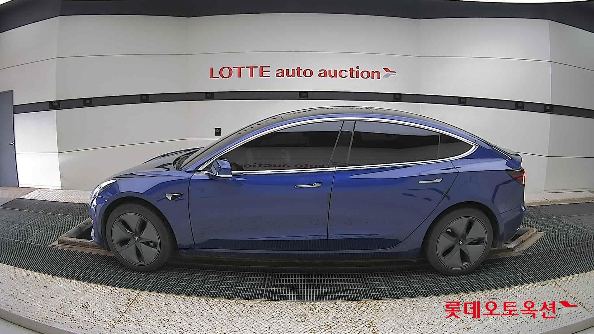 تسلا MODEL 3